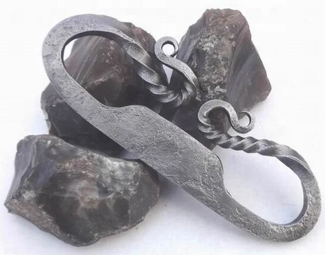 Custom Handmade Iron Forged Viking Twisted Medieval Fire Striker Flint Fire Steel Vintage Fire Starter For Camping And Outdoor