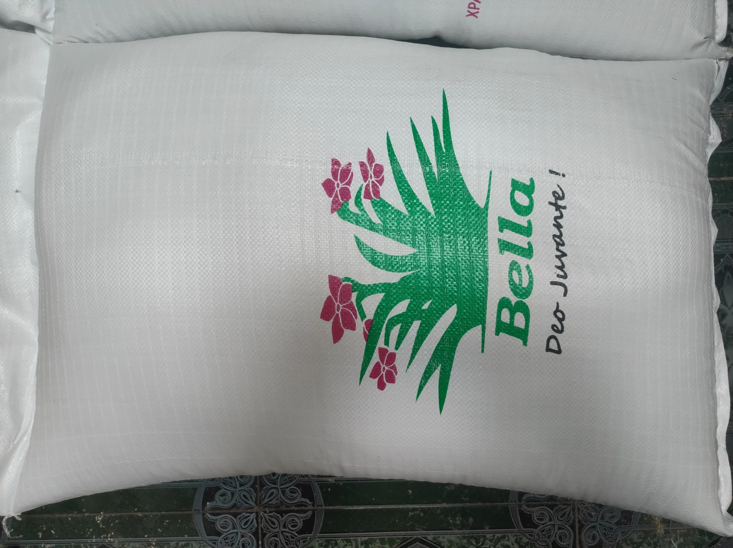 MEDIUM GRAIN WHITE RICE ,  VIETNAMESE RICE FROM VIETNAM, HIGH QUALITY, BEST RICE  (used in main dishes in Asian, M