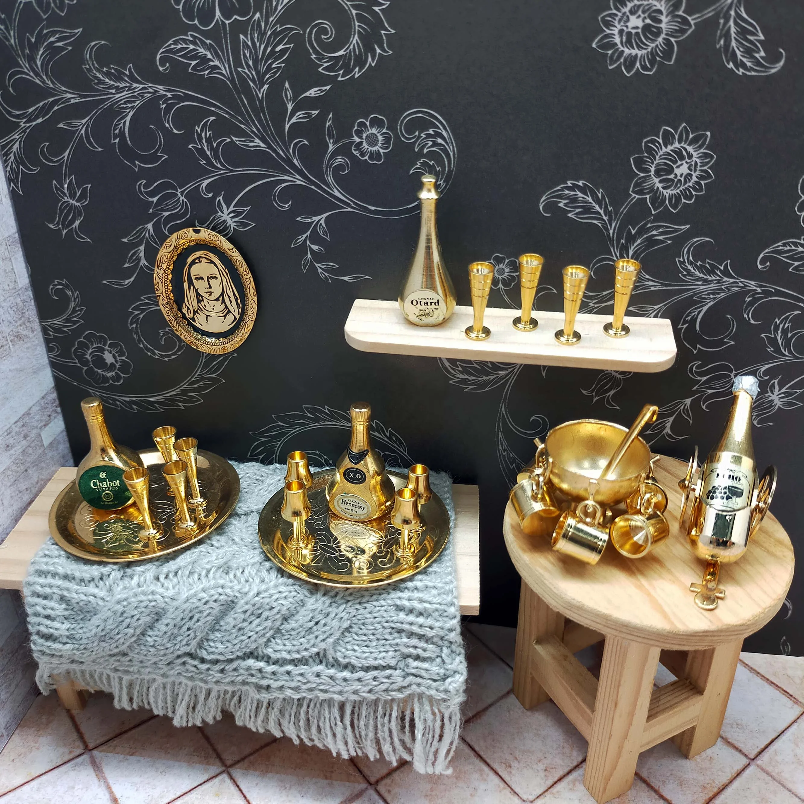 Miniature Doll House 1:12 Wine Drinking Party