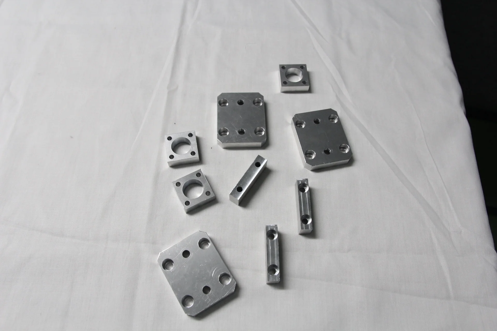 Customized High Precision CNC Machining Service CNC Milling Auto Parts OEM/ ODM CNC Machining Service
