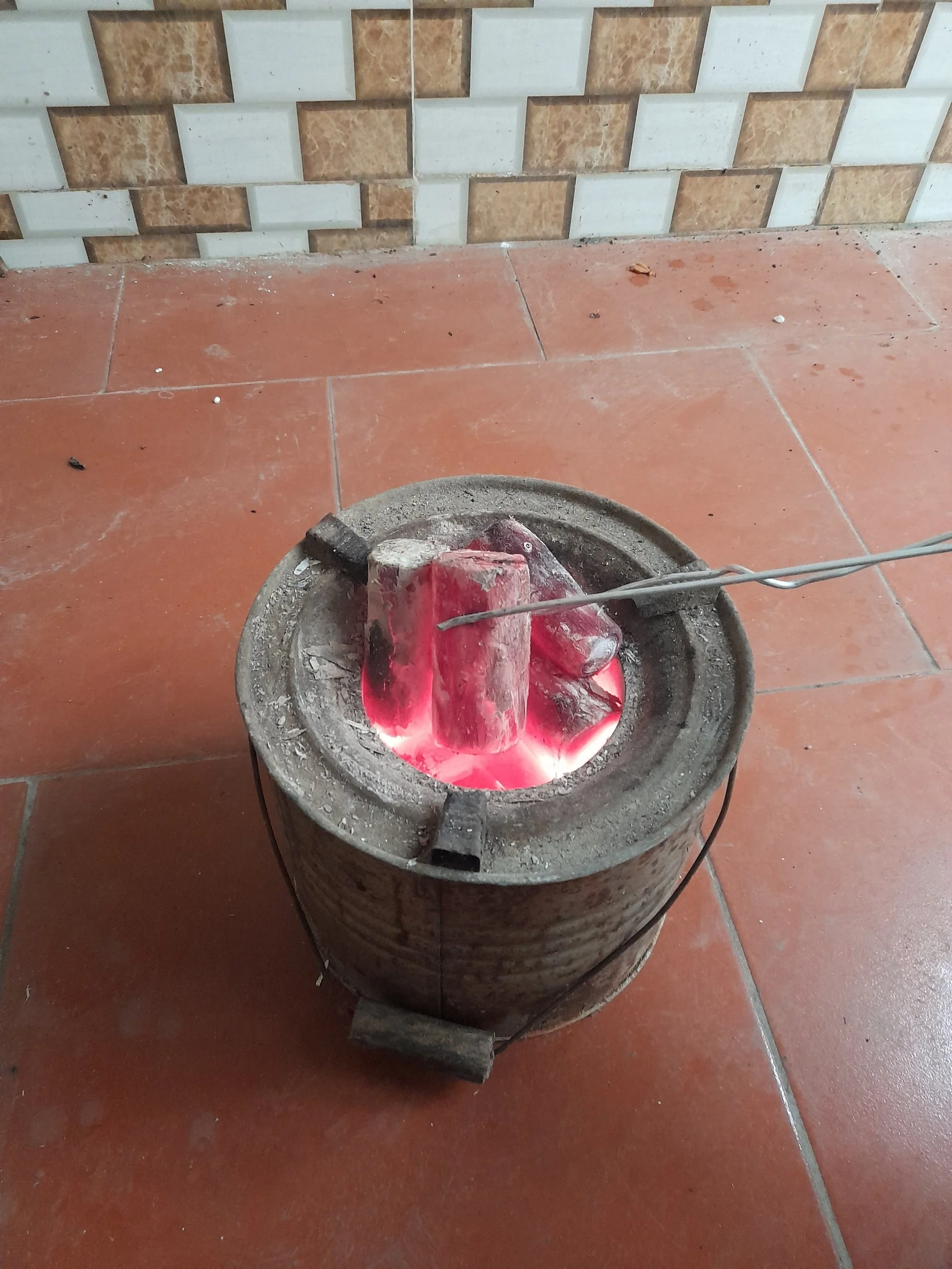 FINEST BINCHOTAN FOR CHARCOAL GRILLS AND CERAMIC KAMADO BBQ