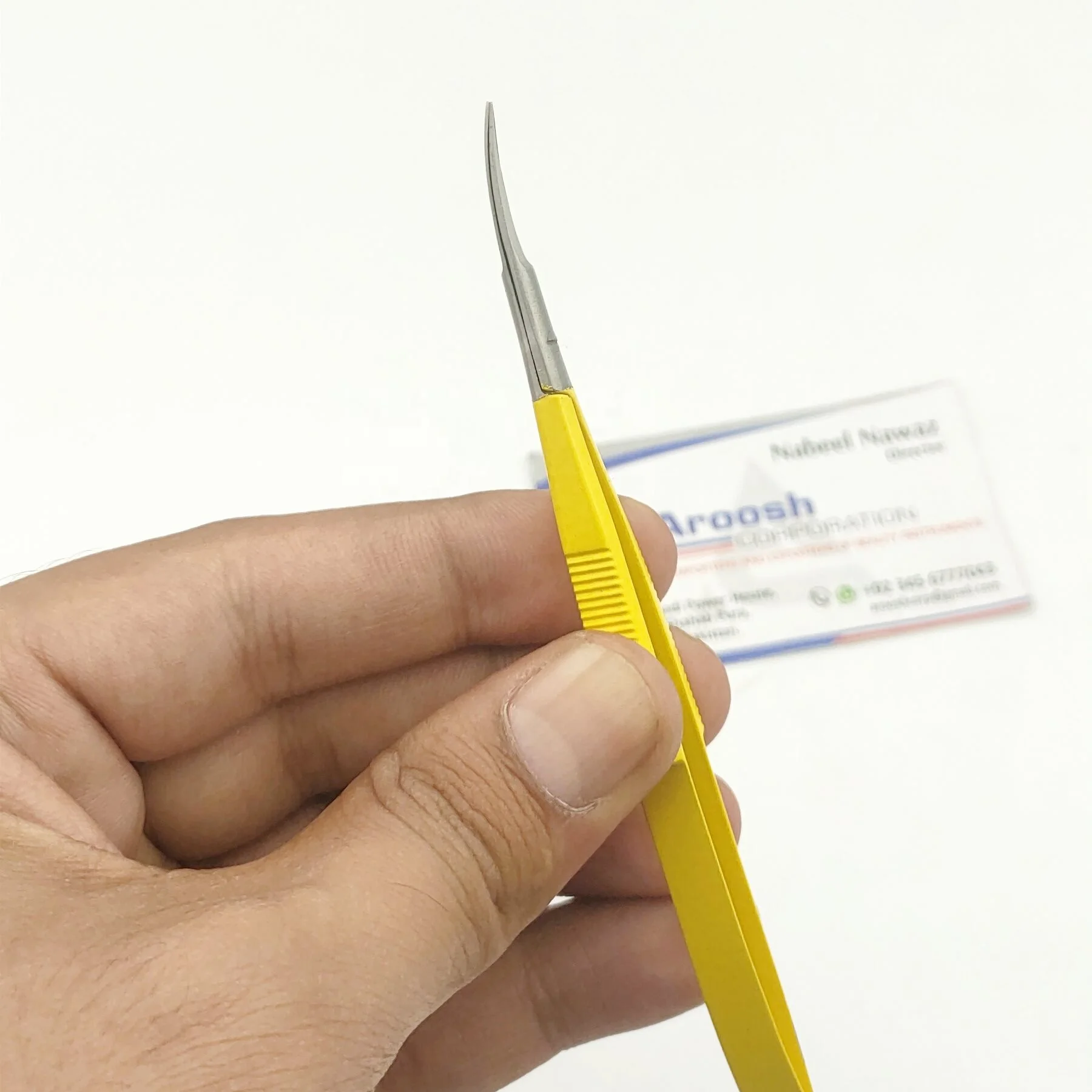 Изогнутые ножницы из нержавеющей стали с желтым покрытием для