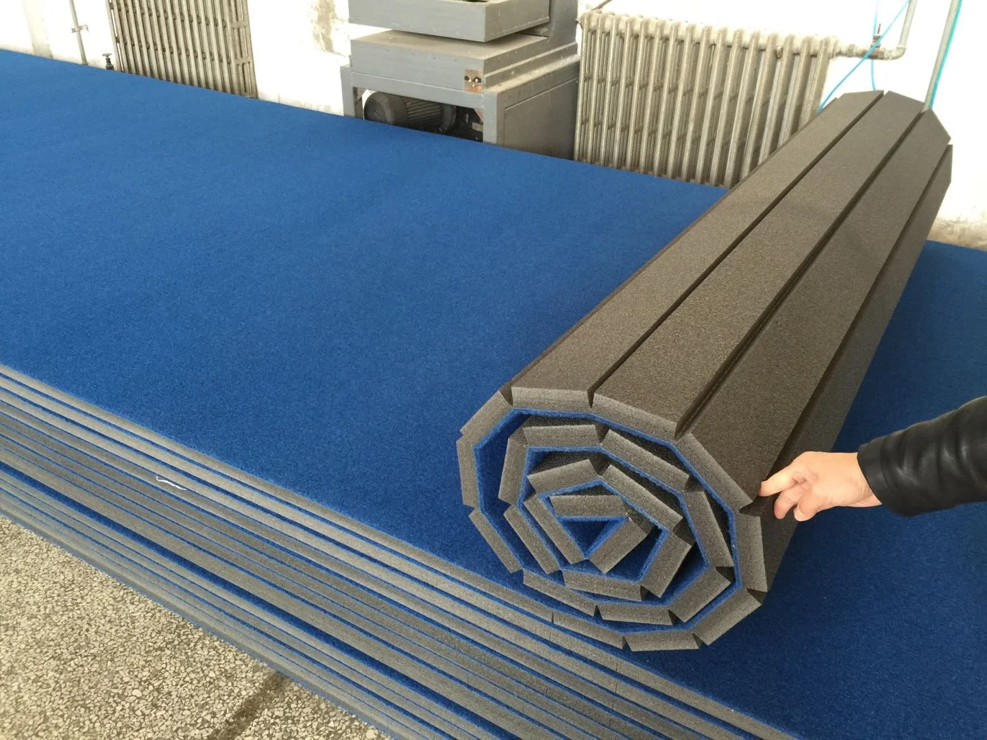 Wholesale Factory Price Flexible Gymnastic Equipment Carpet Bonded Mats Roll Cheerleading Mats