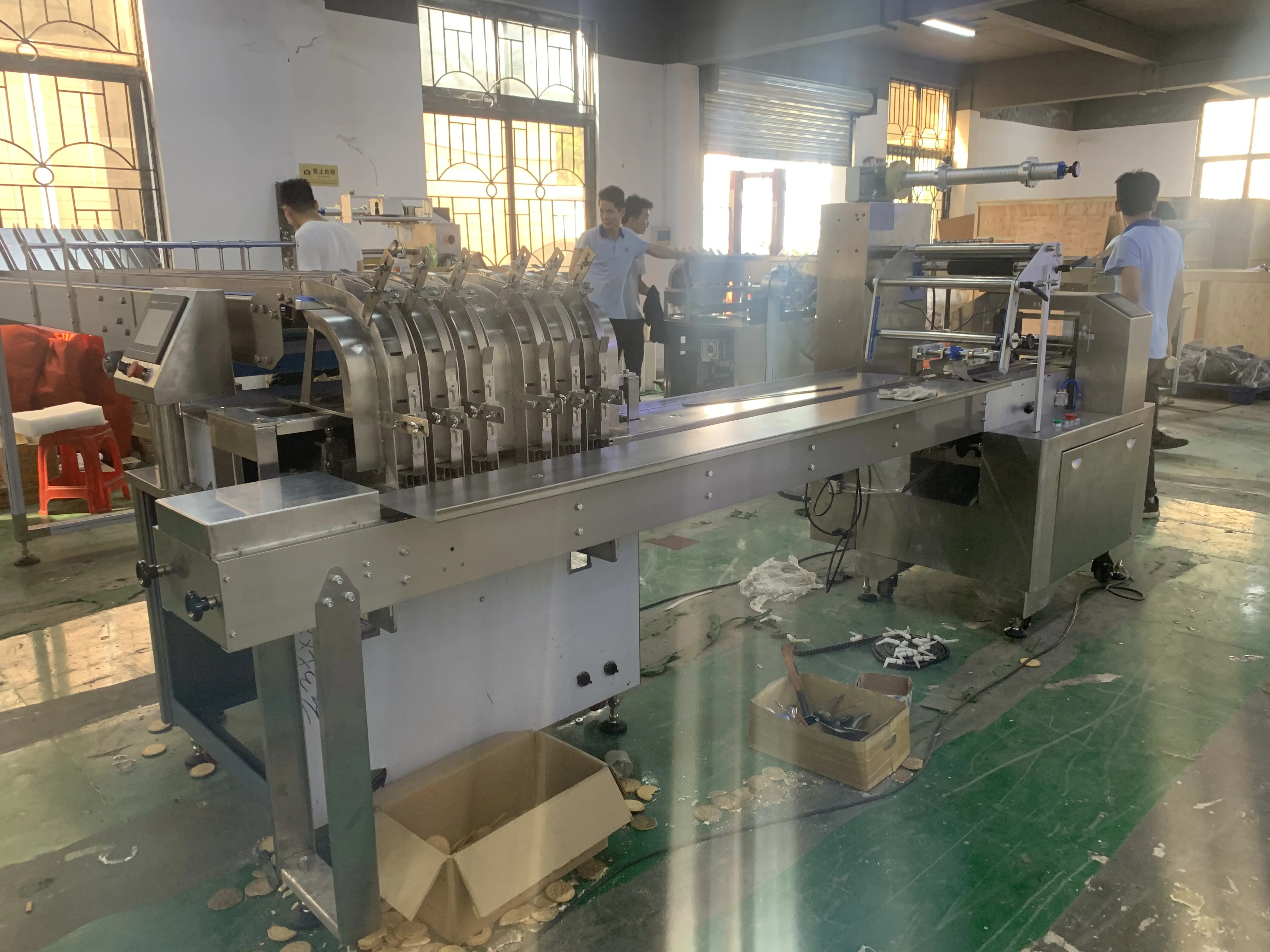 Automatic Loading Pilepack Biscuit Feeding and Packing Machine Two SK-530 biscuits packaging equipment (6 lanes auto feeder)