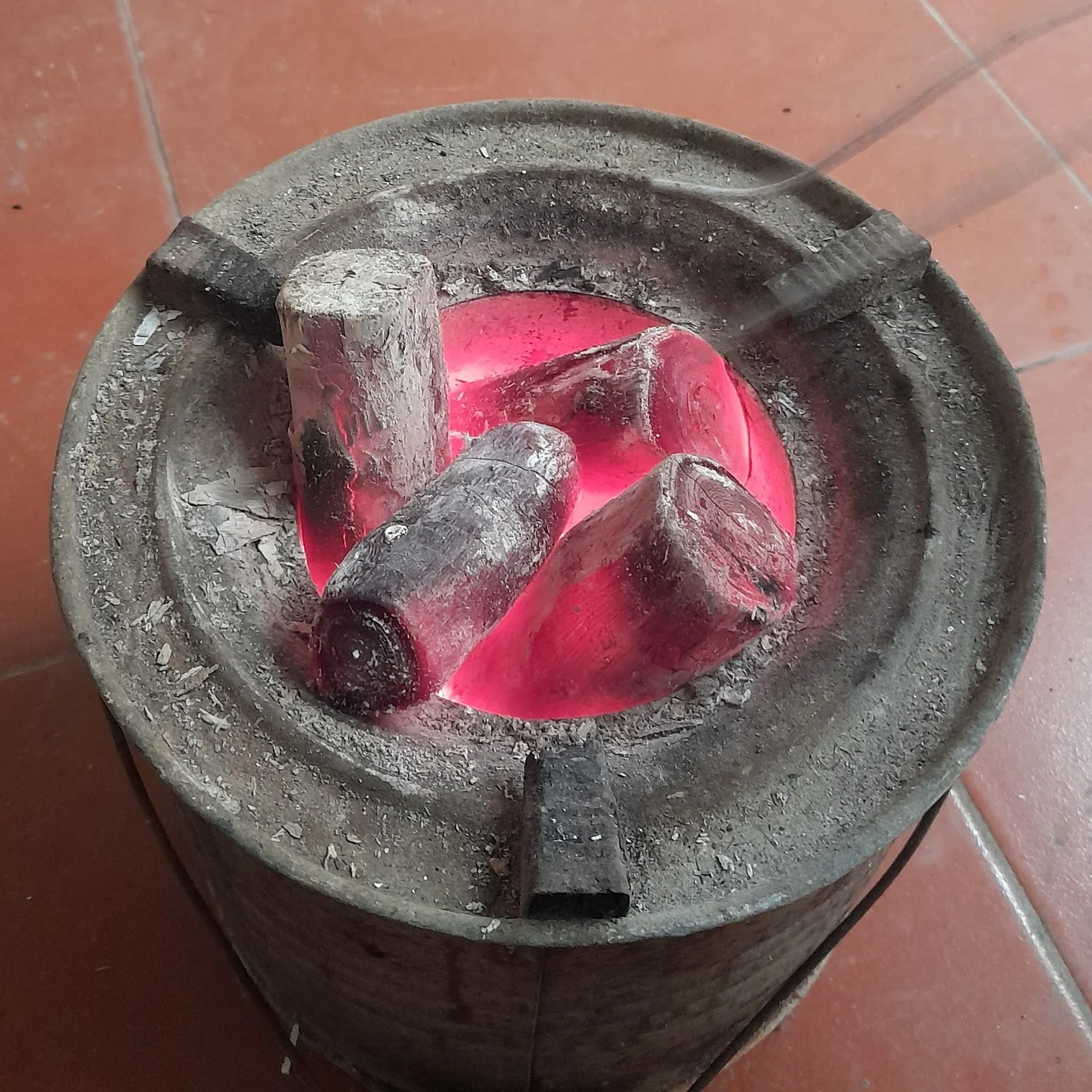 FINEST BINCHOTAN FOR CHARCOAL GRILLS AND CERAMIC KAMADO BBQ