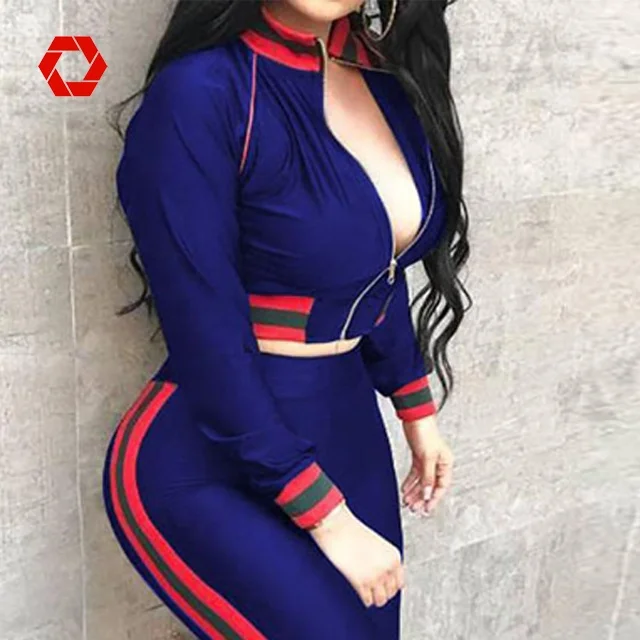  Женский укороченный спортивный костюм на молнии с полосатыми лентами