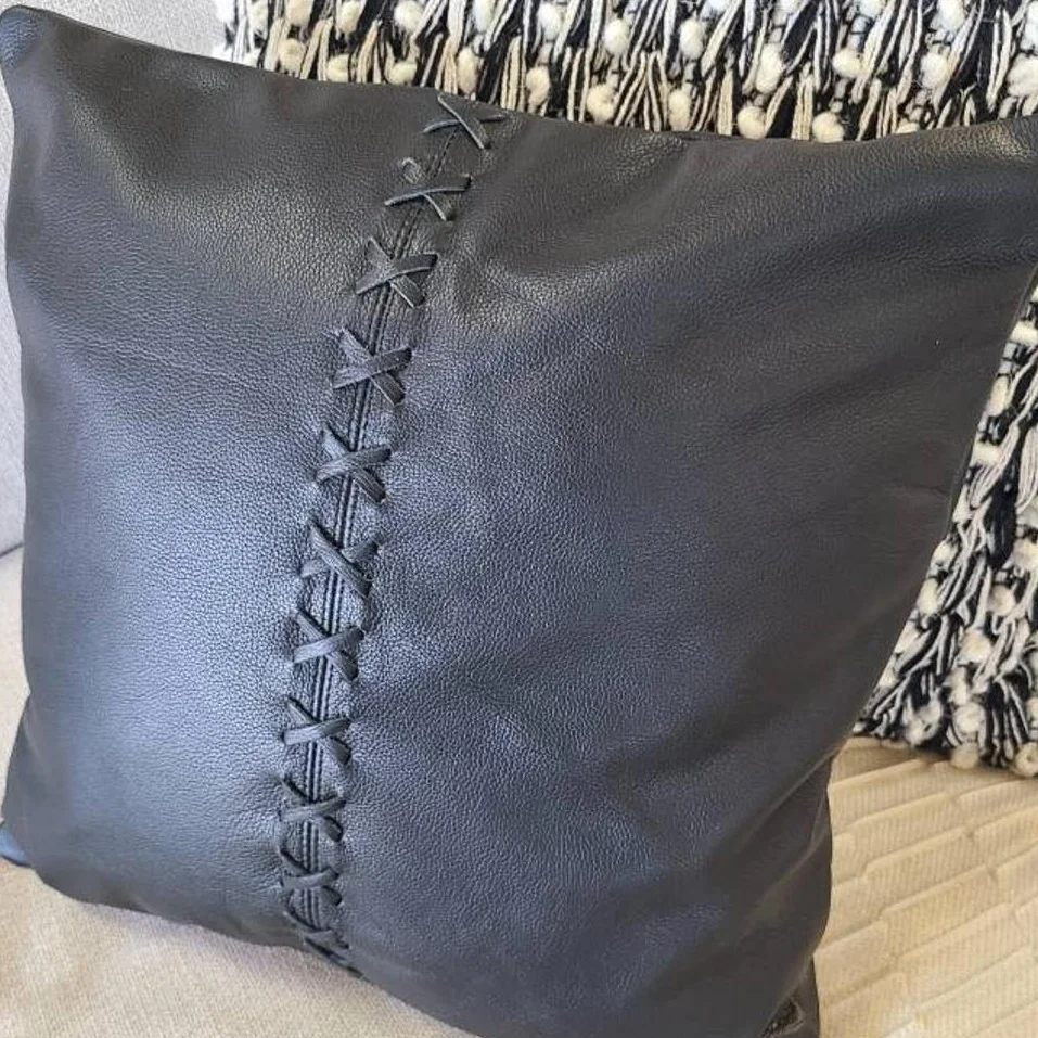 Индийская оптовая продажа ручной работы натуральная Кожа Квадратная наволочка стильный водонепроницаемый домашний декор для гостиниц рождественских праздников