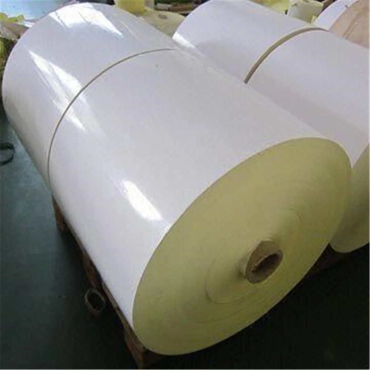 Custom Adhesive Paper Embossed Logo Sticker Black Foil Perfume Bottle Label