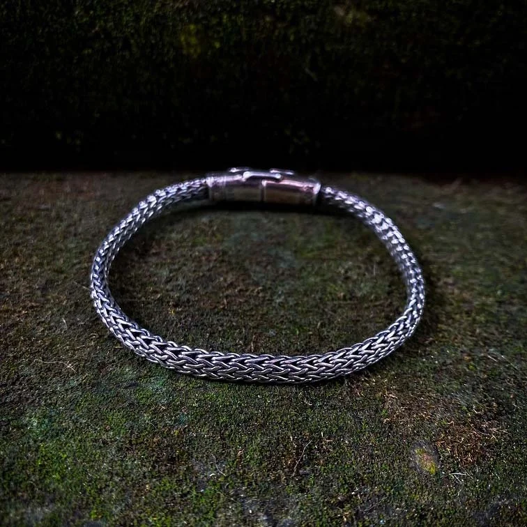 NY-CHB047-Sterling Silver Snake Chain Bracelet Magnet Clasp Classic Styles Suitable For Daily Use Gift For Men And Women