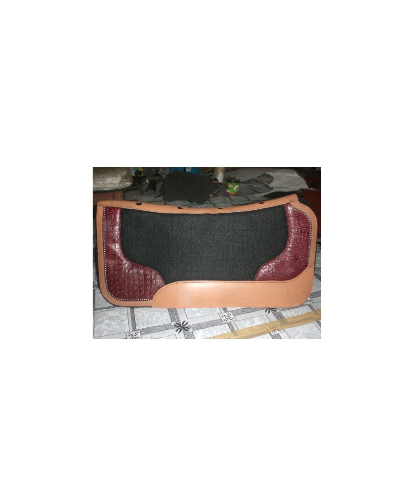 Alligator felt pad-01.JPG