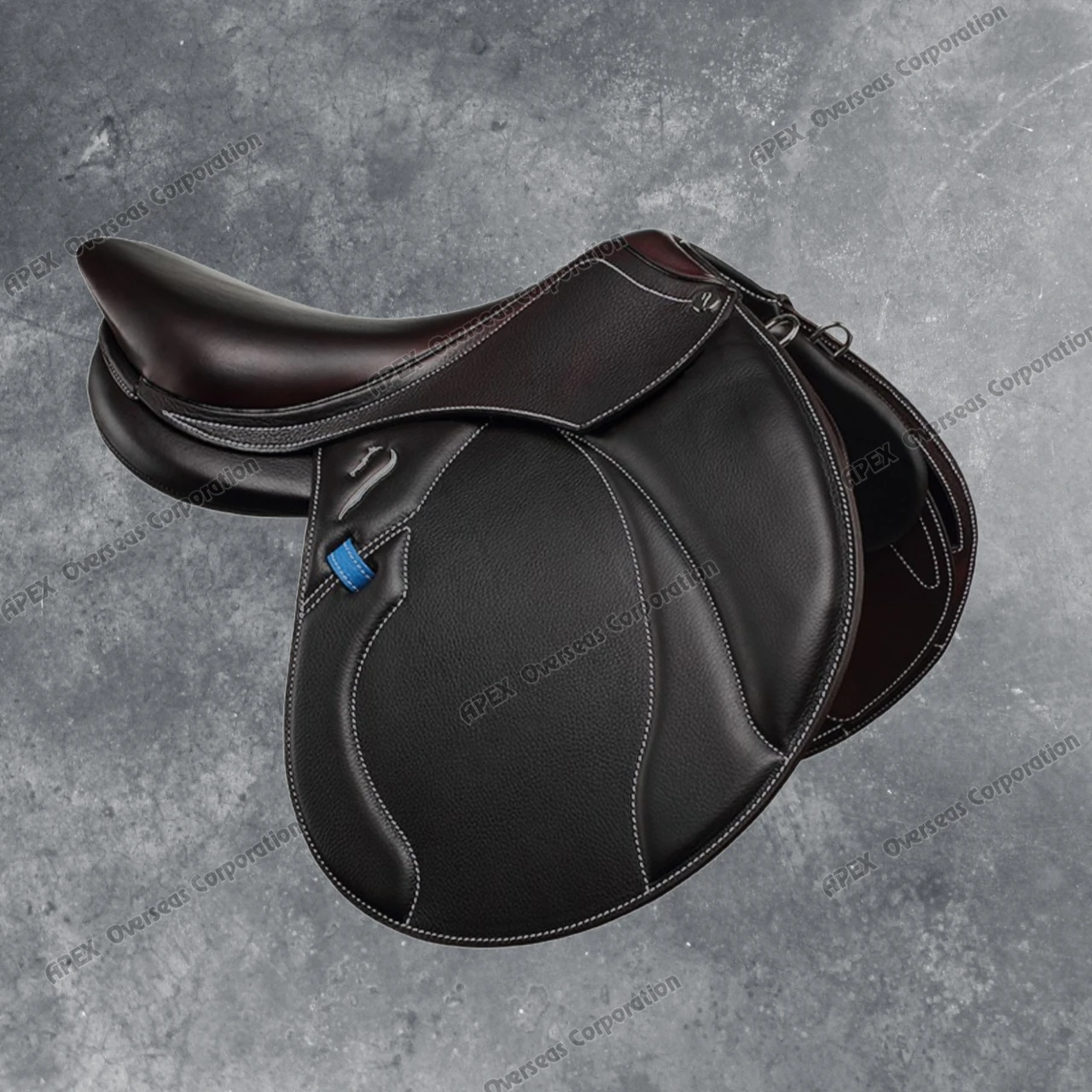 Horse Racing Gear Cowhide Saddle Set High Quality English Saddle Soft Smooth Skin Proof Leather Saddle for Horse Riding