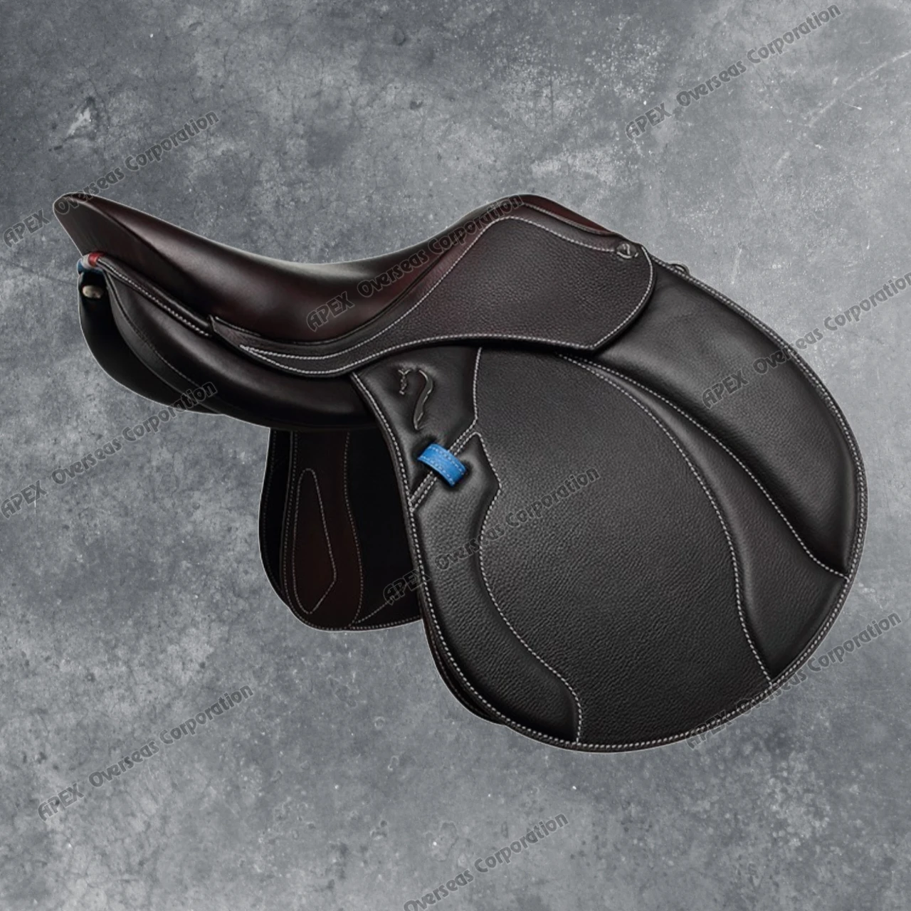 Horse Racing Gear Cowhide Saddle Set High Quality English Saddle Soft Smooth Skin Proof Leather Saddle for Horse Riding