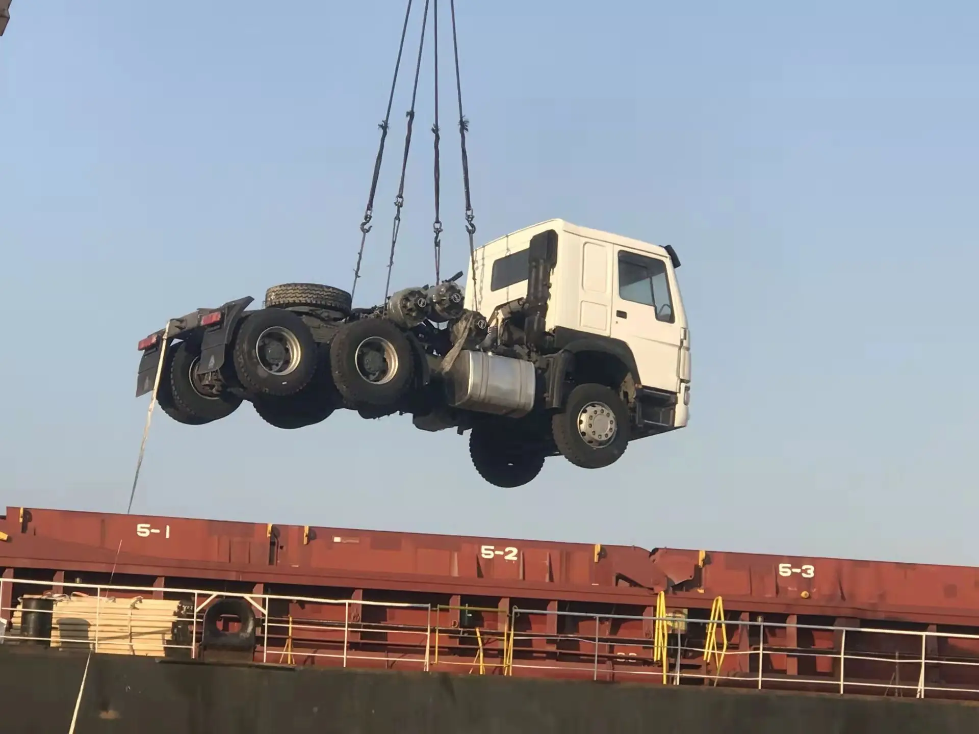 Sinotruck 371 420hp Used Tractor Howo Trucks 10 Wheels Tractor Automatic Truck Fh500 2021 Diesel Euro 2 Manual Truck Tractor