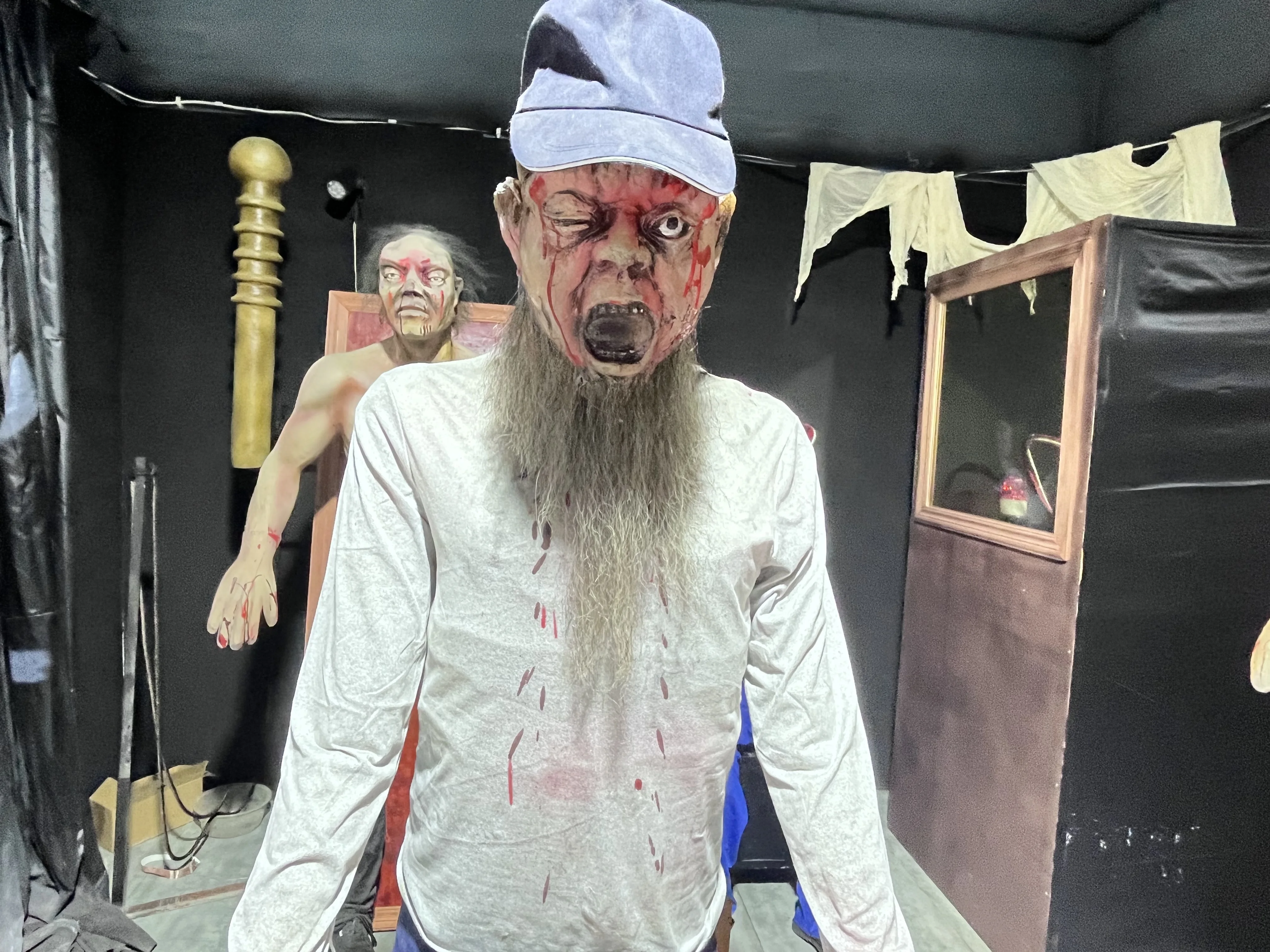 Handmade Pneumatic Scary Ghost lifelike Model with Customizable Movements for Thrilling room