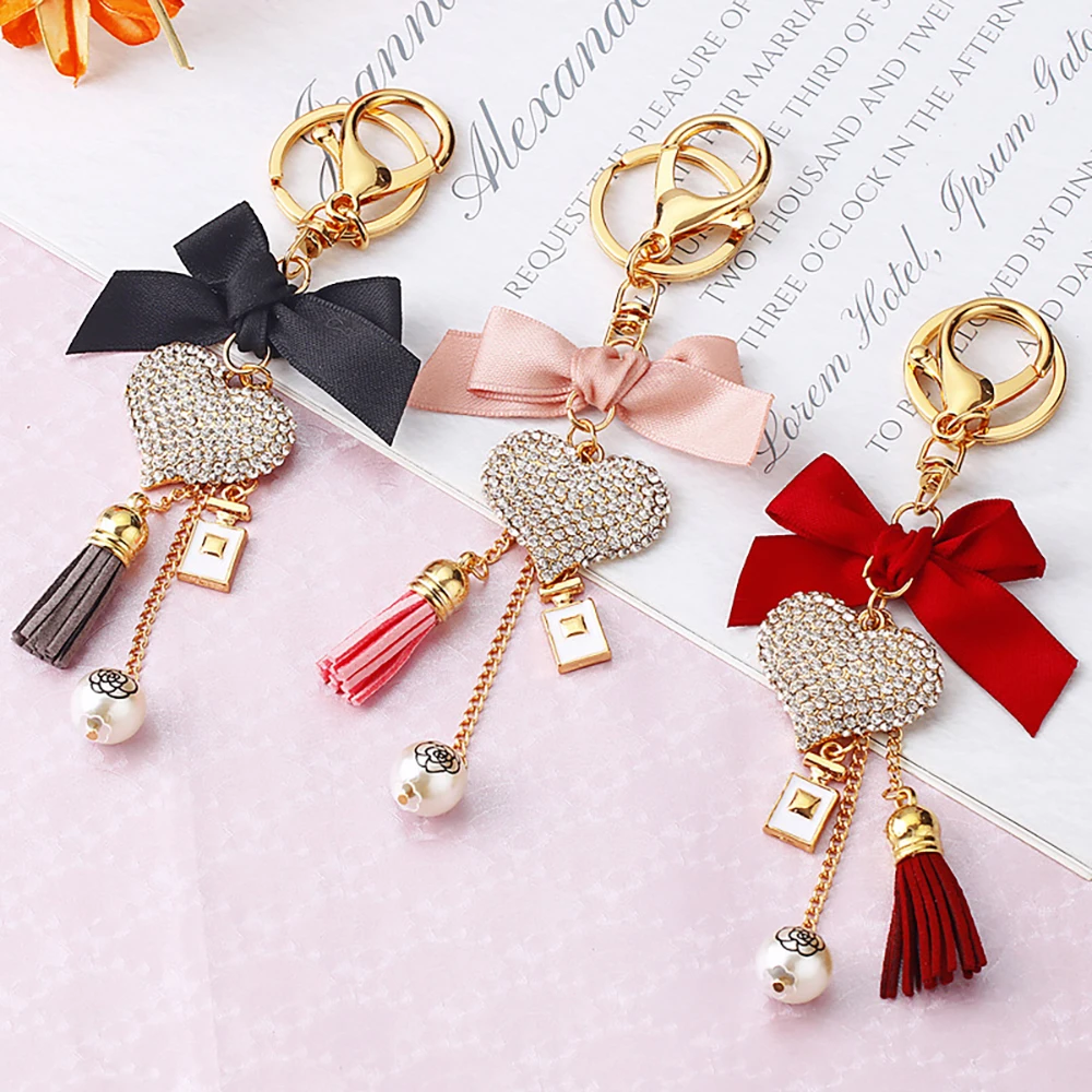 Fashionable Ladies Crystal Keychain with Heart-Shaped Bow Perfume Bottle & Tassel Alloy Rhinestone Love Bag Keychain for Girls