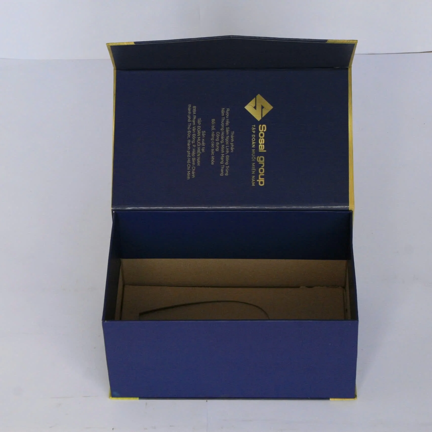 Custom Luxury Alcohol Foldable Gift Box Magnetic Paper Folding Packaging for Beverages Bottle Enclosure
