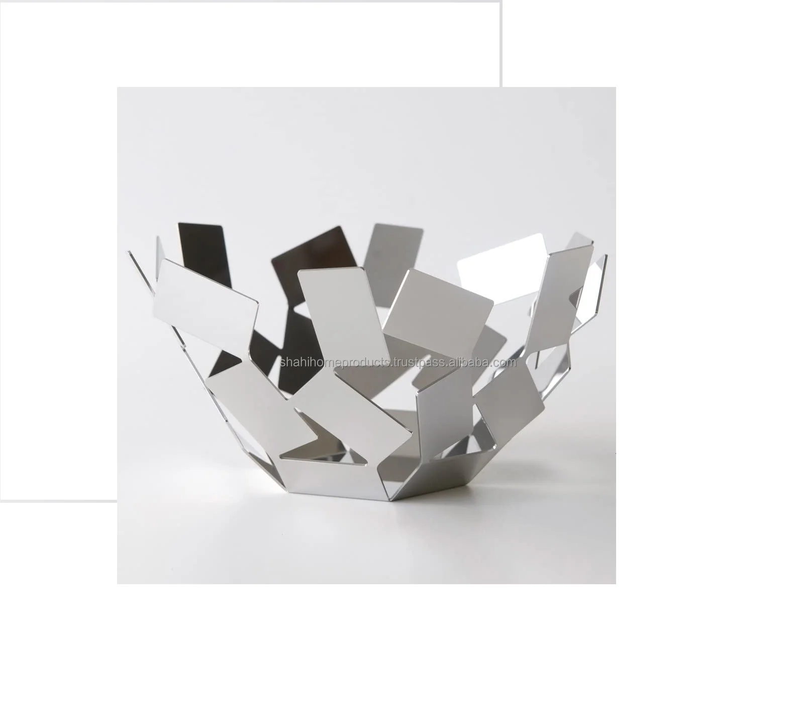 Buy Decorative White Color Metal Countertop Fruit Holder Basket For Home and Restaurant Uses Wholesale Prices