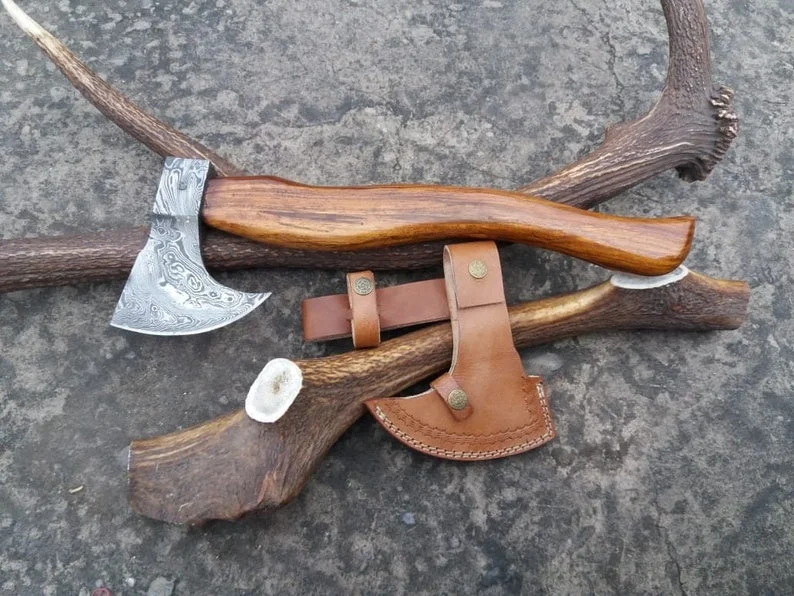 Wholesale Superior Quality Custom Made Damascus Steel Tomahawk Axe Hatchet with Rose Wood Handle Hiking Axe
