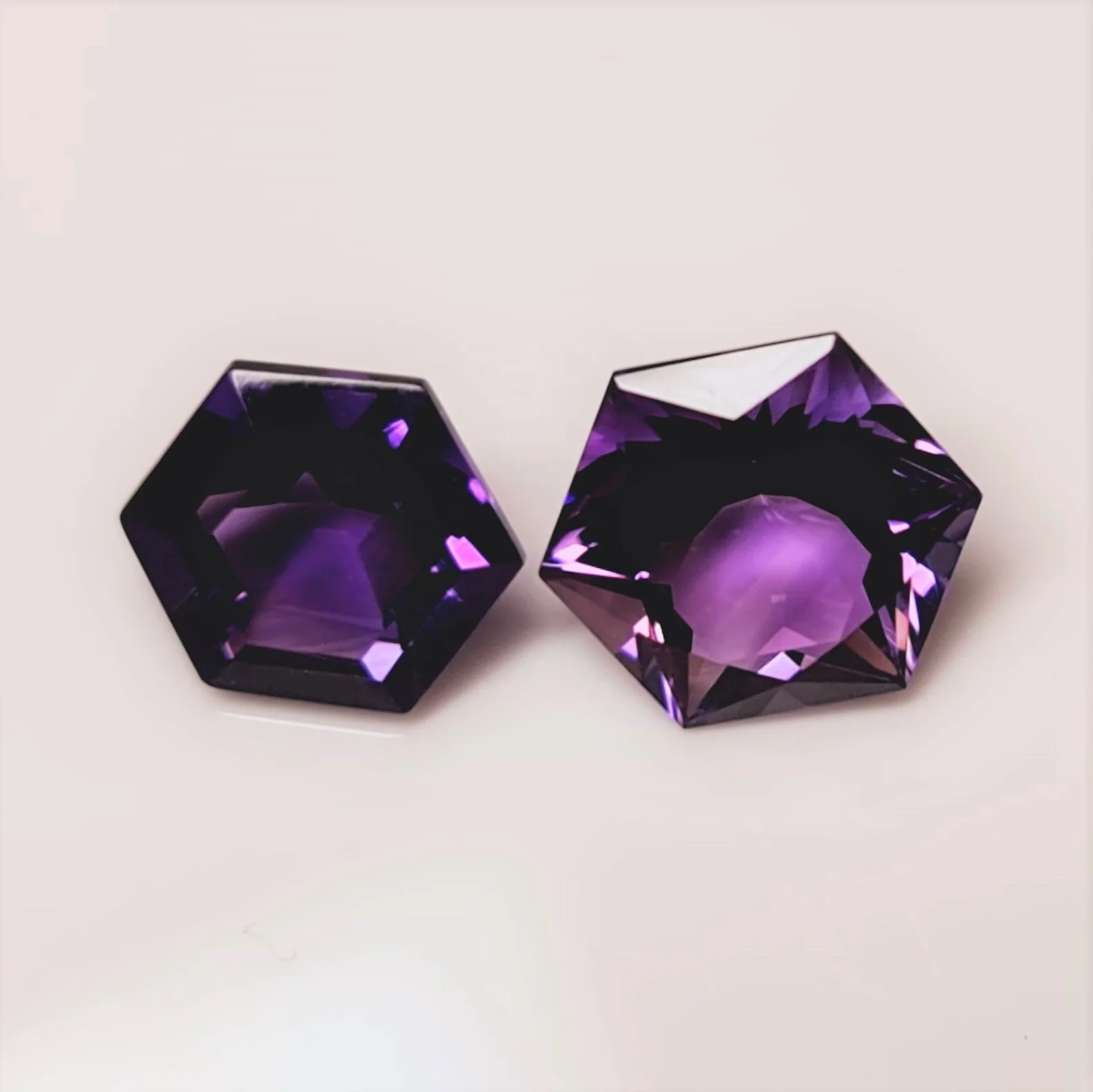 Fancy Star cut semi precious gemstones amethyst. Calibrated in different sizes as per requirements.