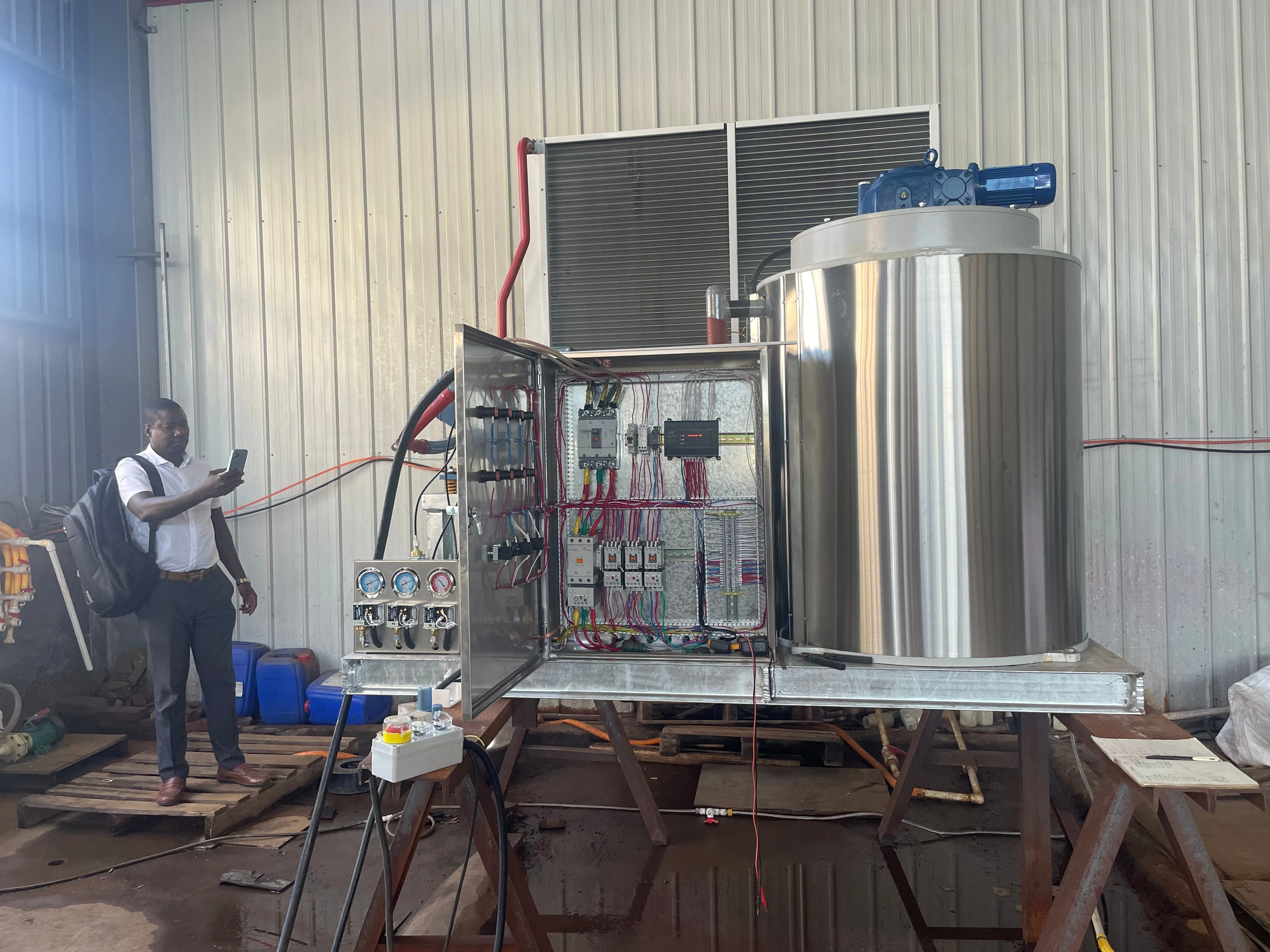 Factory Price 5 Ton Water Cooling Flake Ice Machine from China for Fish Markets
