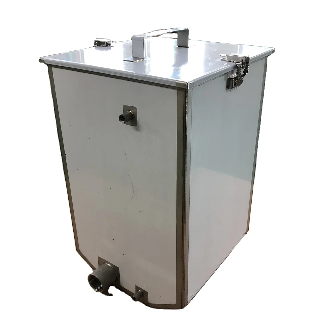 Turning and milling machine water and oil transport vehicle-oil tank with top