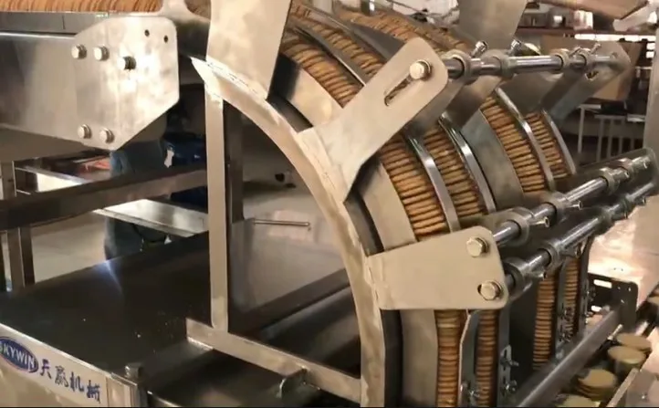 Automatic Loading Pilepack Biscuit Feeding and Packing Machine Two SK-530 biscuits packaging equipment (6 lanes auto feeder)