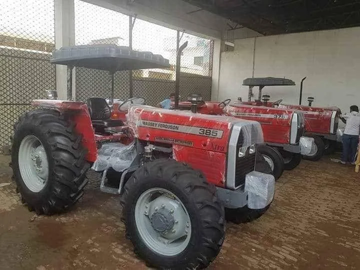 Massey Ferguson tractor wholesale loaded in container MF 290 385 240 135 165 188 Tractors fairly used red colour high efficiency