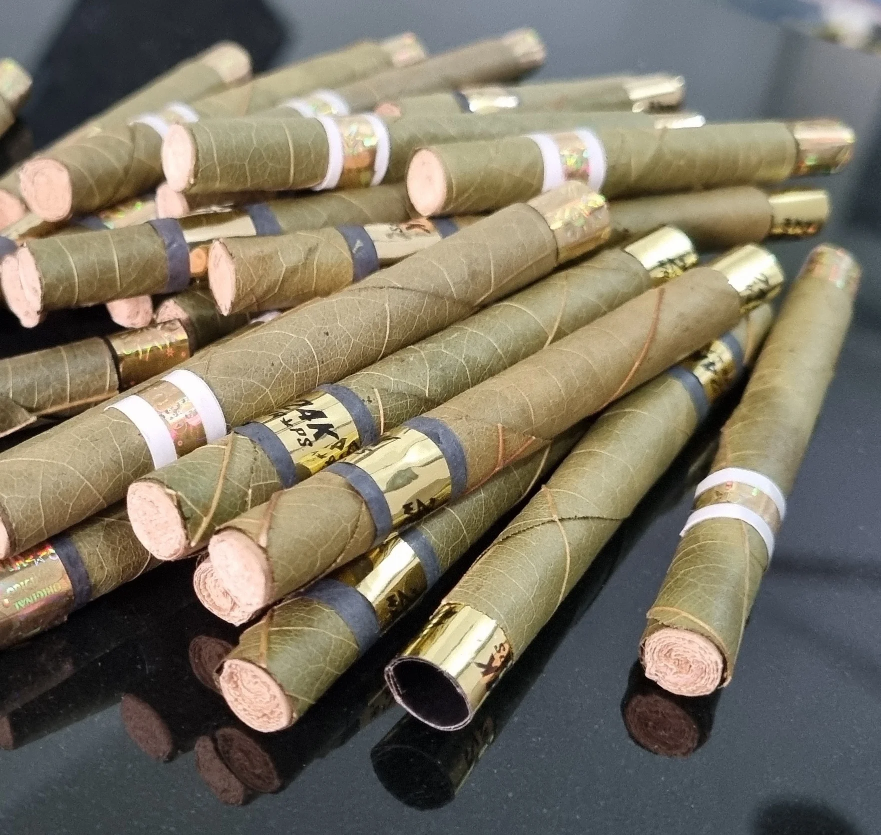 Зеленые и свежие предварительно свернутые листья конусы cordia tendu OEM наконечники фильтра кукурузной шелухи оптом