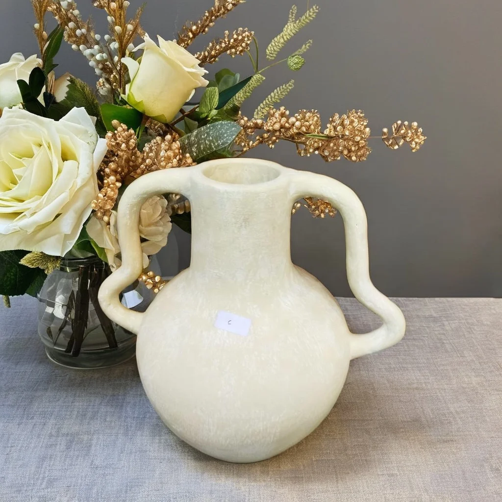 Handmade Bali Modern Terracotta Ceramic & Porcelain Vase for Home Decor Commercial Use in Hotels Restaurants for Christmas Decor