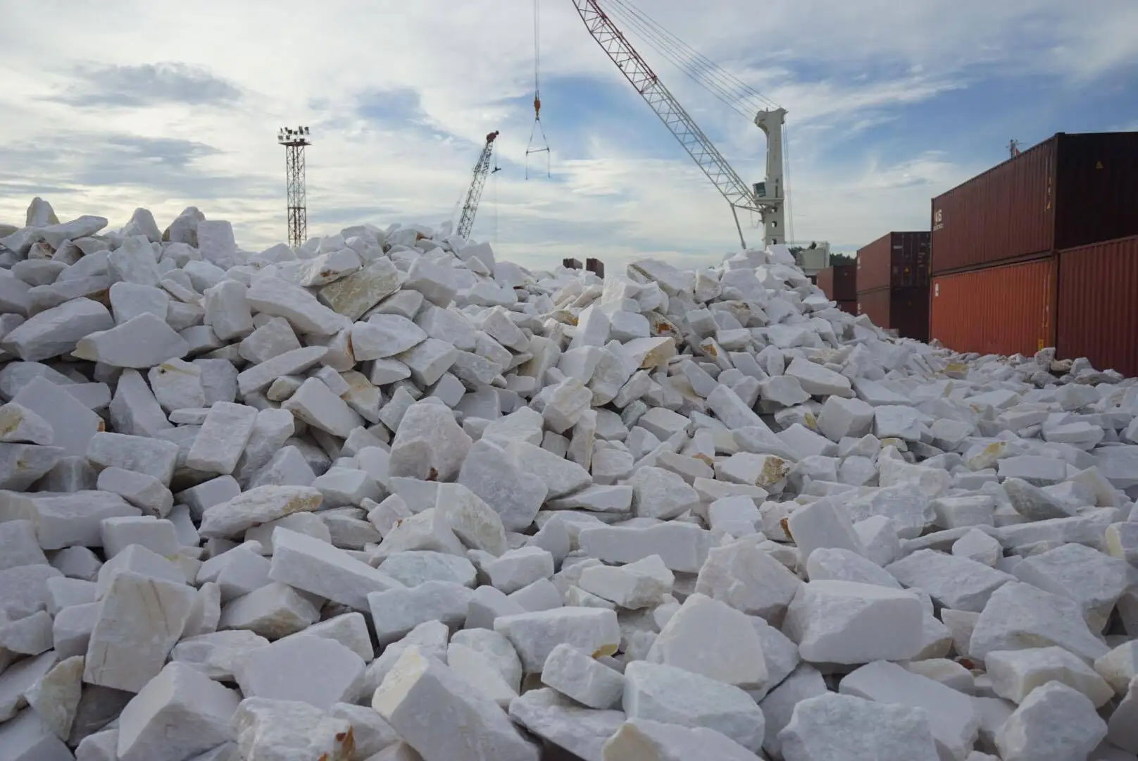 Ground Calcium Carbonate lumps - high purity calcium carbonate - Good quality