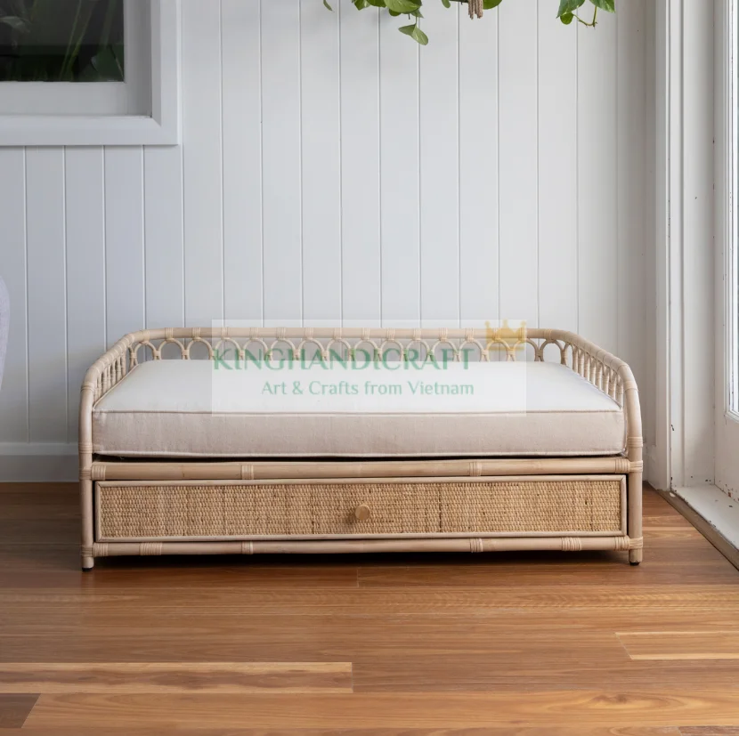 Natural Handmade Rattan Wicker Sofa Bed for cat and dog sleeping bed eco friendly luxury with cotton cushion wholesale