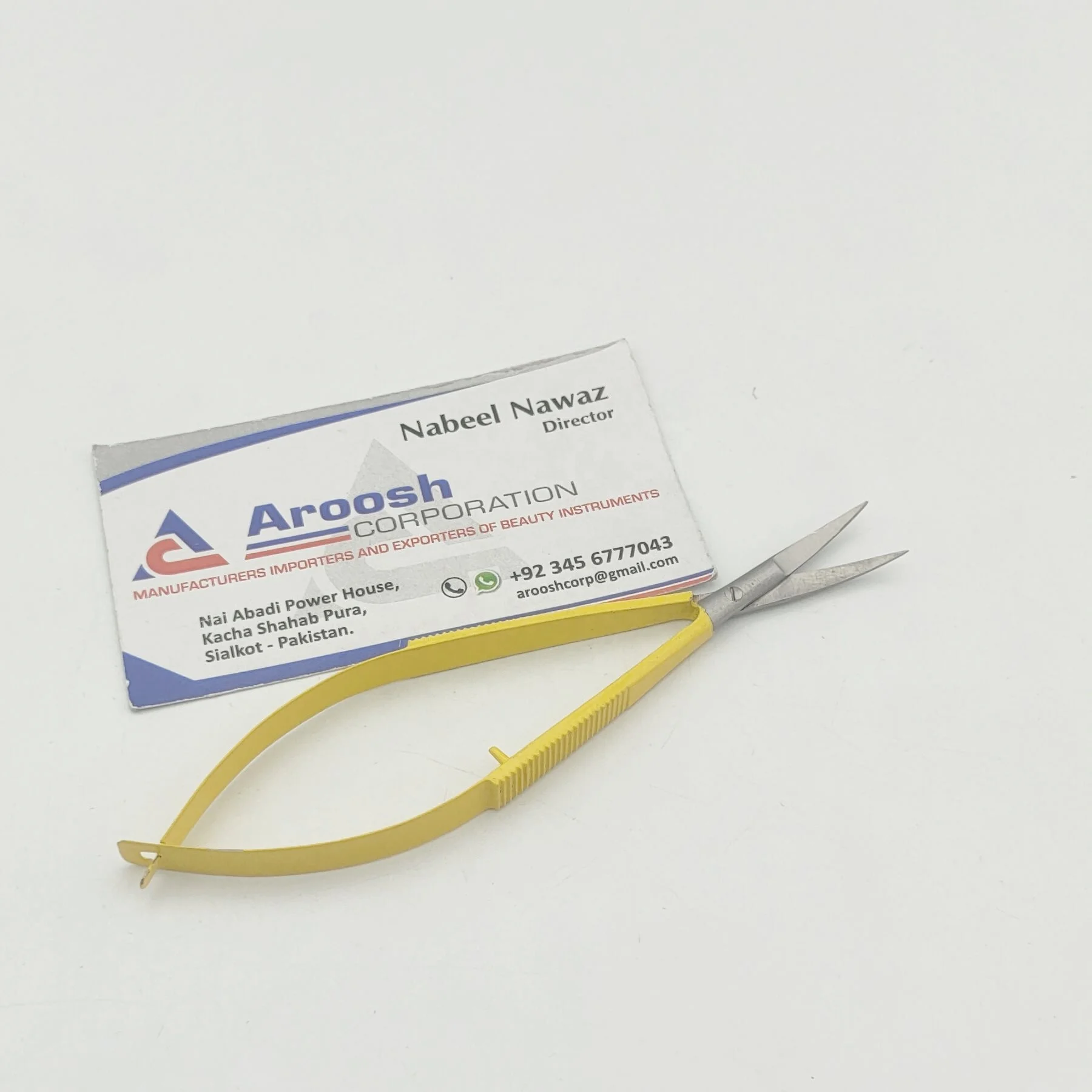 Изогнутые ножницы из нержавеющей стали с желтым покрытием для