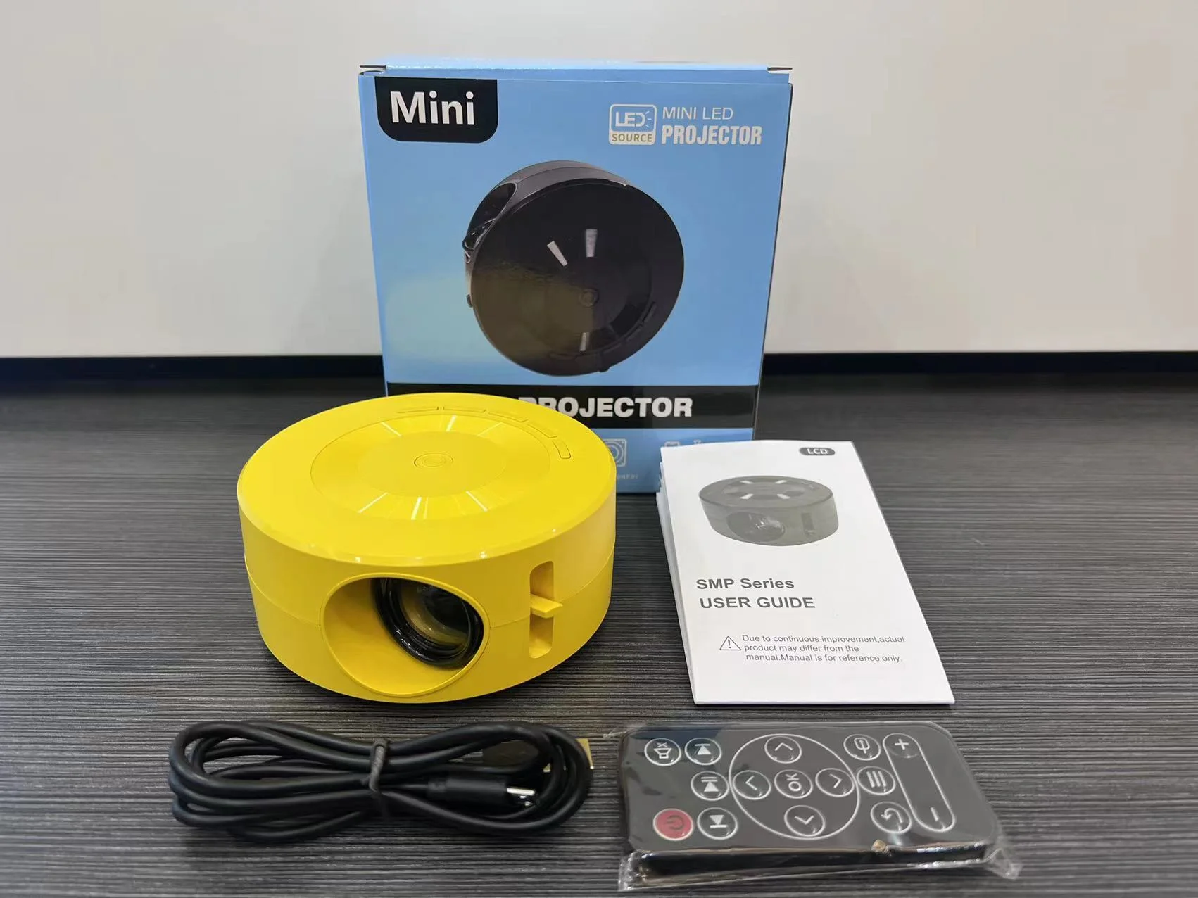 Christmas Halloween LCD Pocketable  Projector LED  Home Cinema  MINI  Brightly Colored Projector