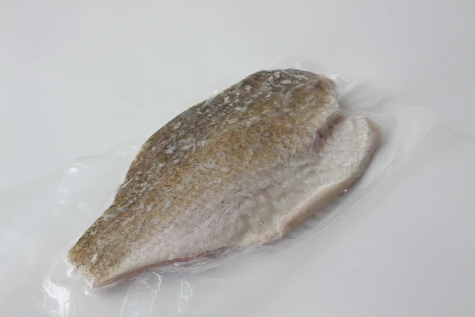 Frozen Barramundi H&G, scaled, fin off, tail   off new items in Vietnam market in bulk ready to ship