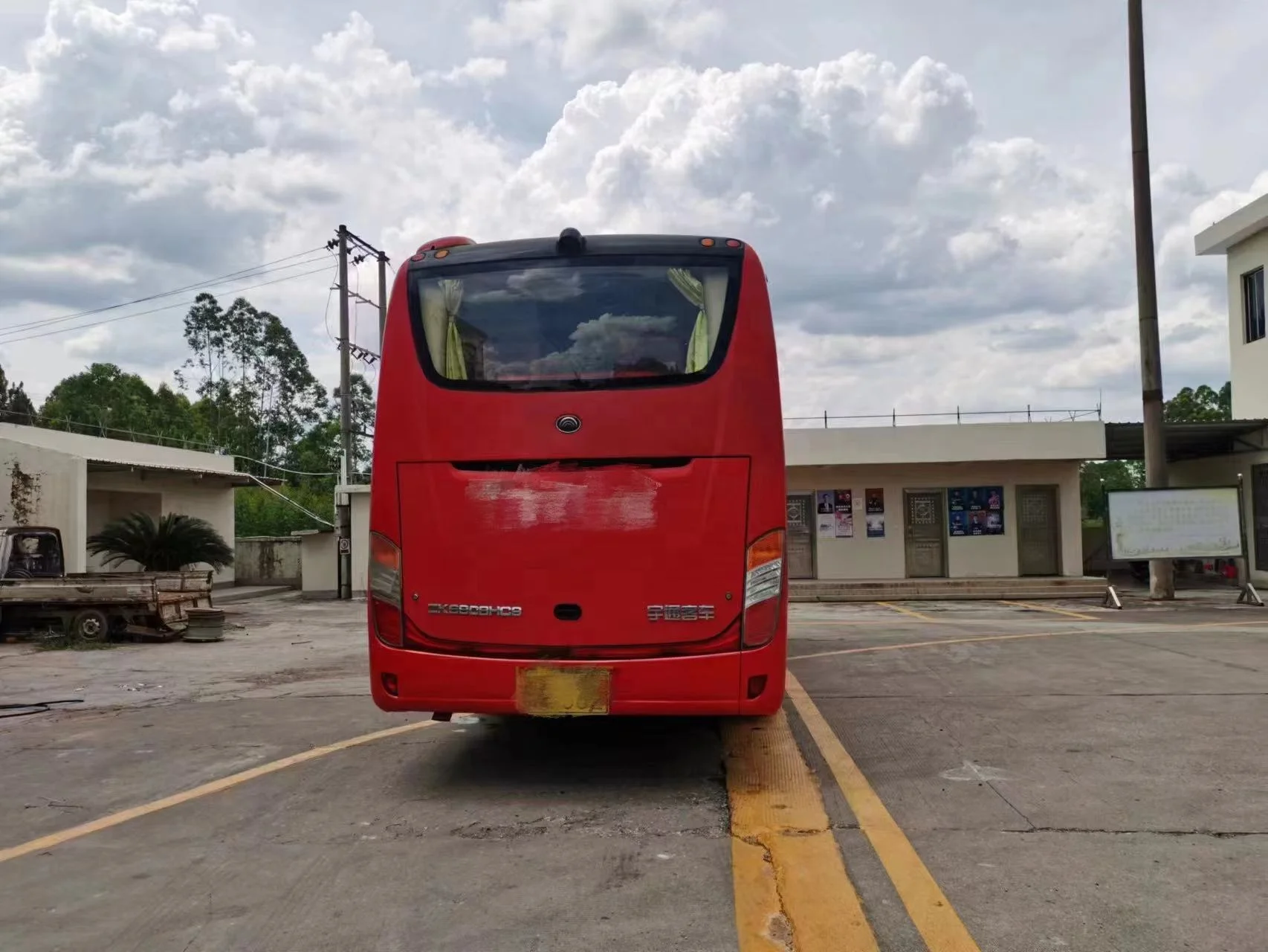 Midium large Size Luxury Bus Coach Used Second Hand 39 Seats CK6908 new bus transport transit