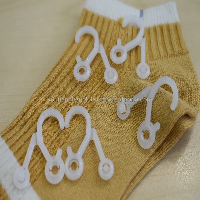 New ecofriendly product QP Hook 10 made by green PE mix with PP garment accessories for clothing packaging socks tags with hook