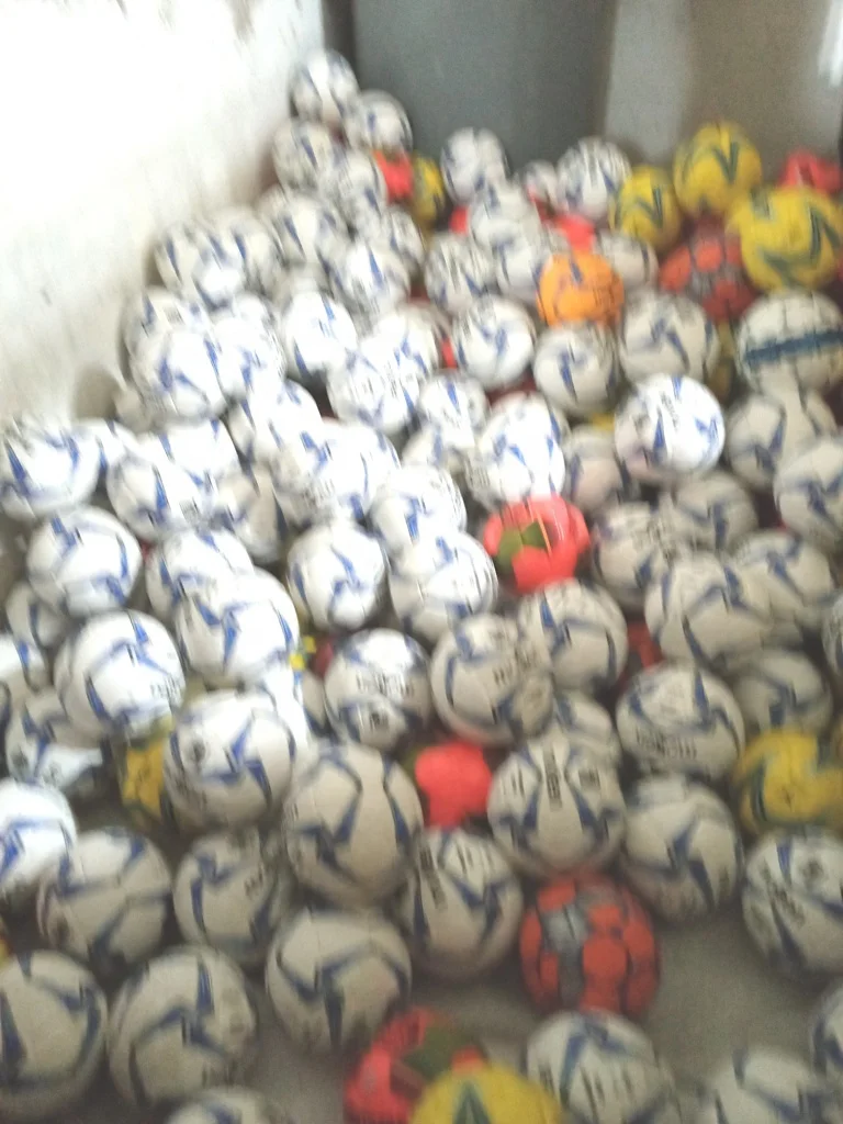 Футбольные мячи с индивидуальным принтом ваш дизайн печати на футбольных мячах от производителя комплектного оборудования профессиональные Мячи ручной работы Pakisani