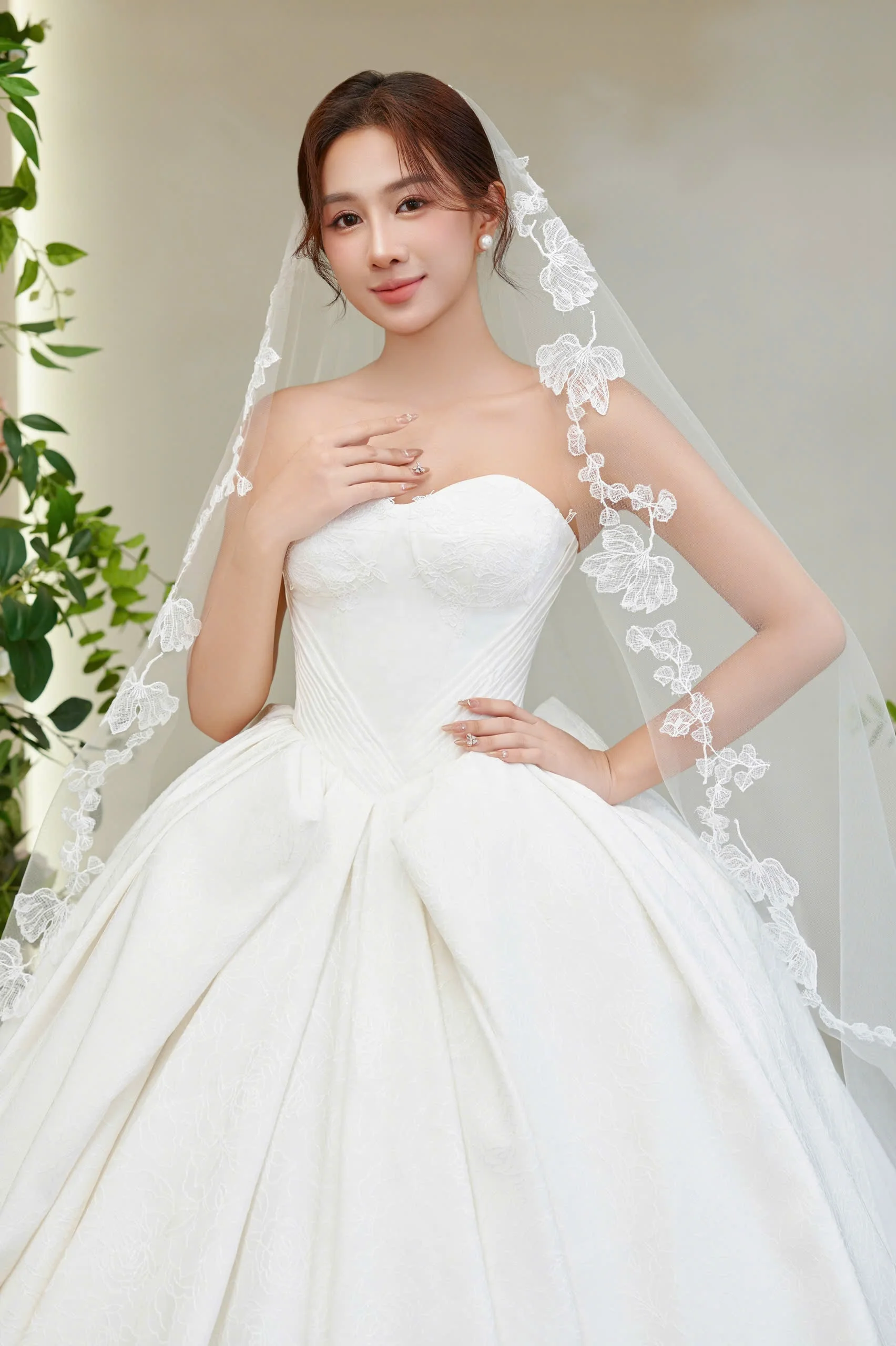 OEM High Quality Satin Wedding Dress Luxury Princess Ball Gown with Lace Decoration for Parties New Collection TNBP No. 03