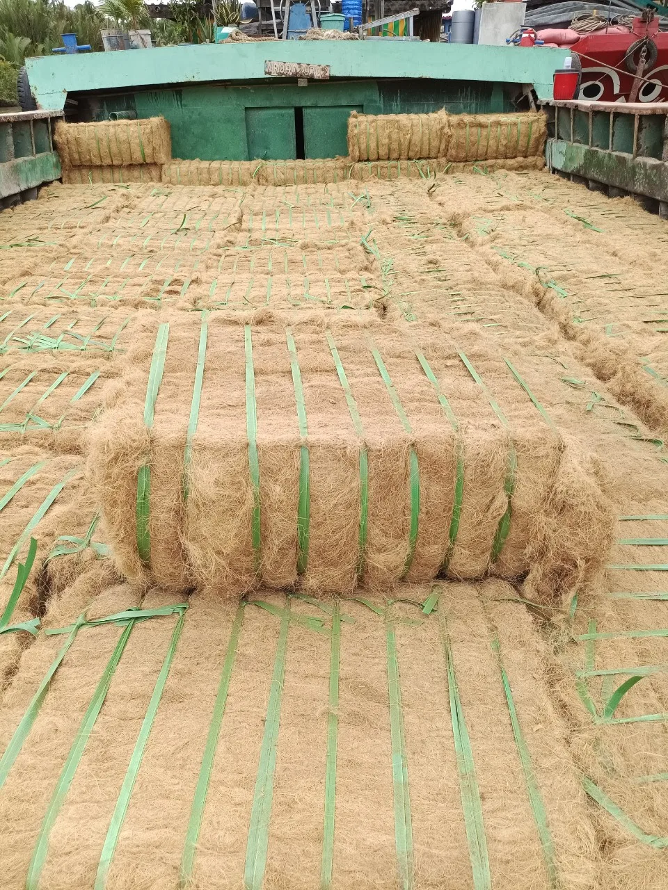 TOP RATED! High quality 2024 Export Coconut coir Fiber 100% Natural Coconut Fiber for mattress 24-28% moisture made in Viet Nam