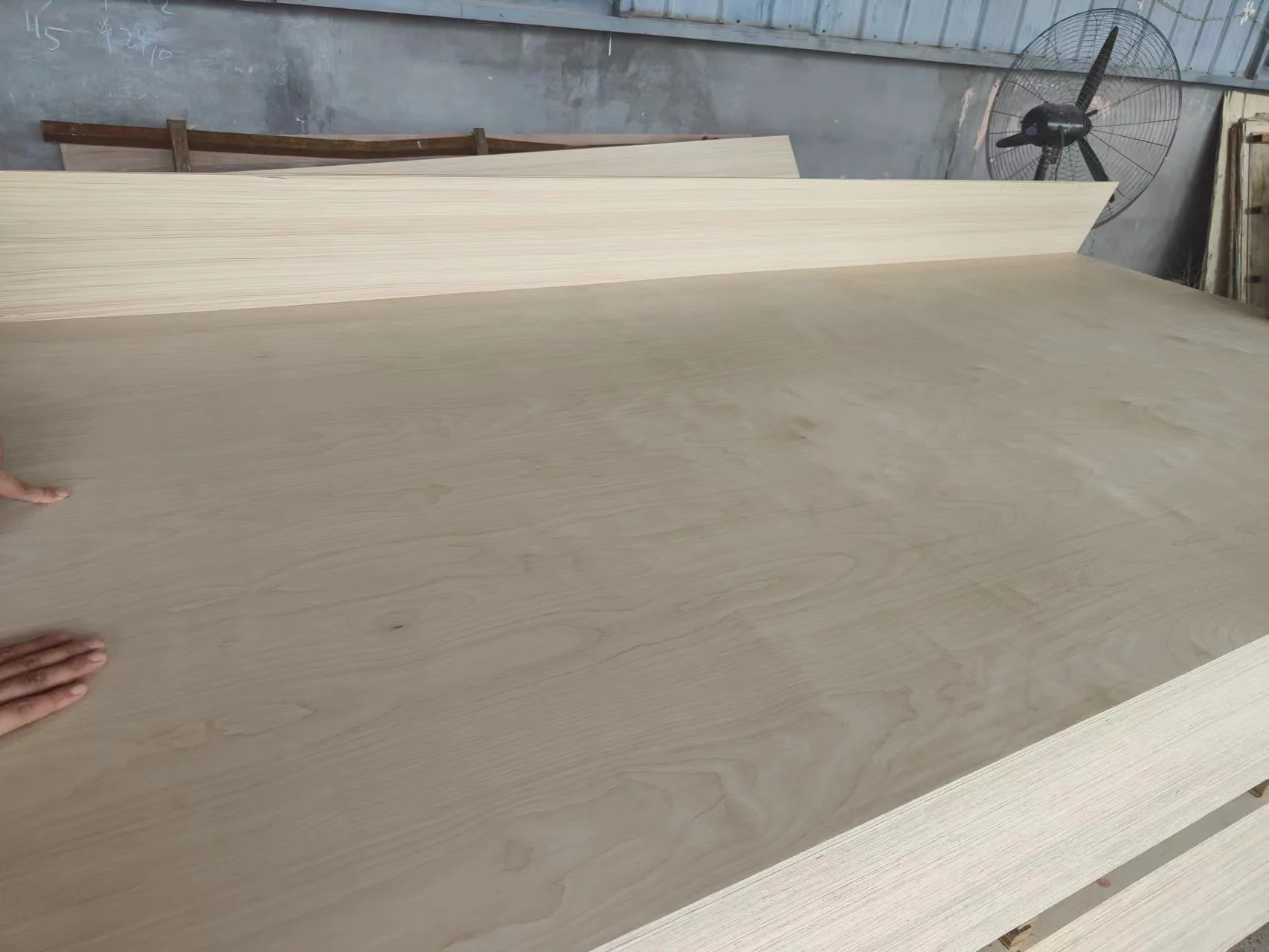 Birch plywood Furniture grade carved different grades professional factory map toys are popular in Europe and America