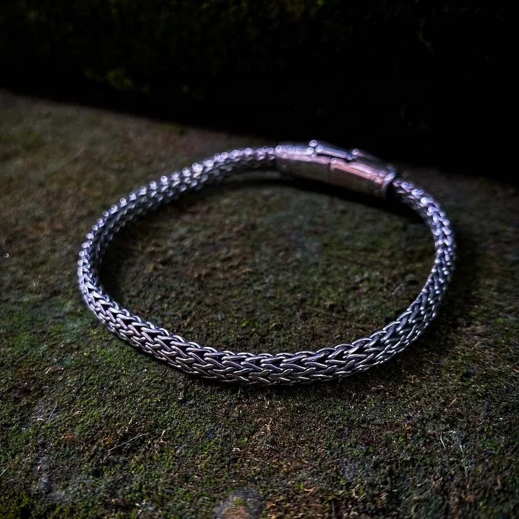 NY-CHB047-Sterling Silver Snake Chain Bracelet Magnet Clasp Classic Styles Suitable For Daily Use Gift For Men And Women