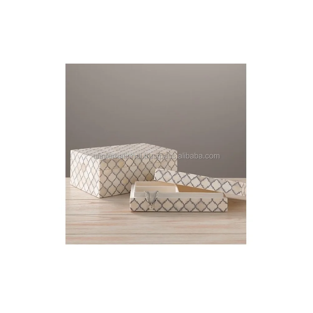 Шкатулка для украшений ручной работы коробка из акрила и дерева с красивой инкрустацией в виде цветка