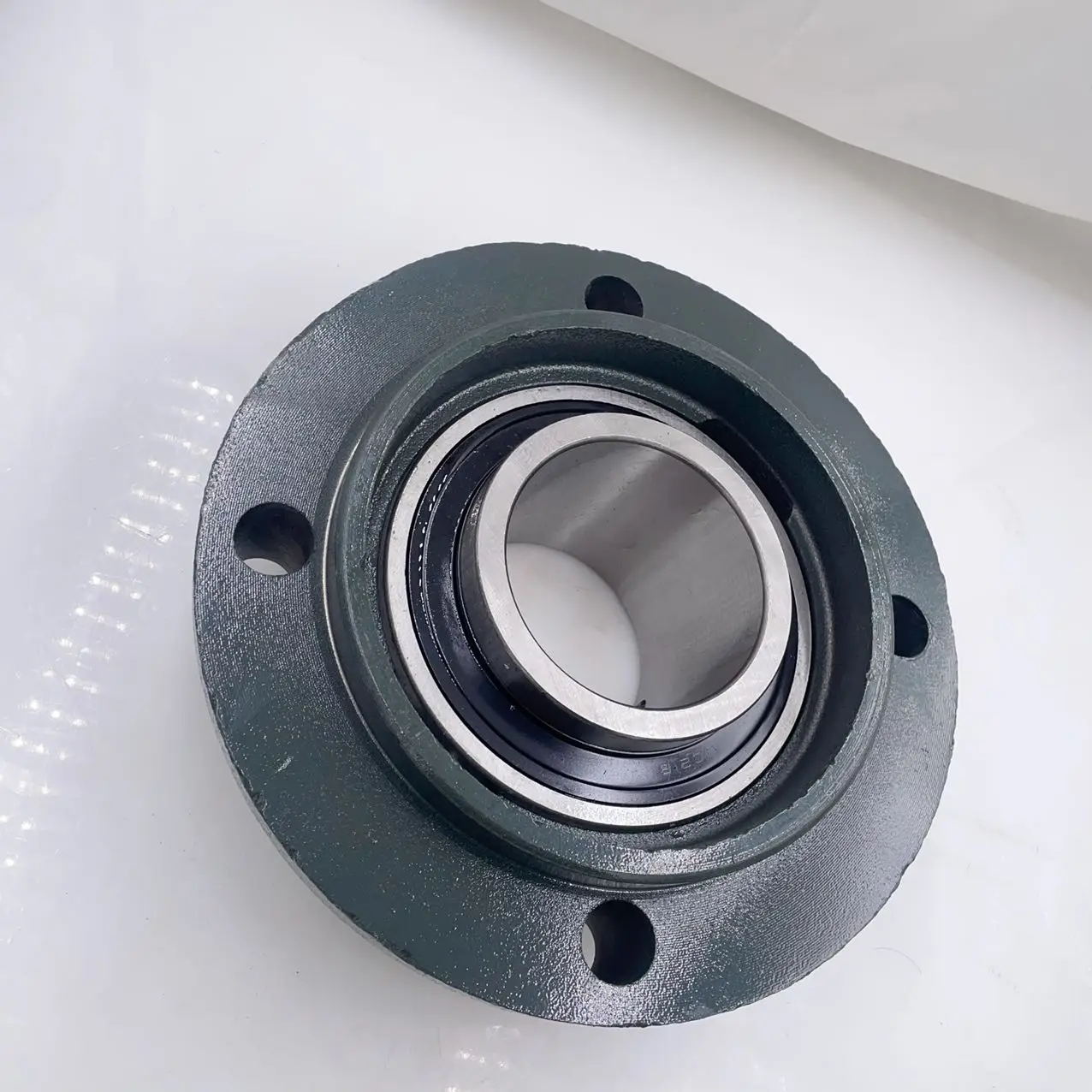 pillow block bearings chrome steel material UCFC218-56 UCFC211 UCFC212 UCFC213 UCFC214 UCFC215 UCFC218 Outer spherical bearing