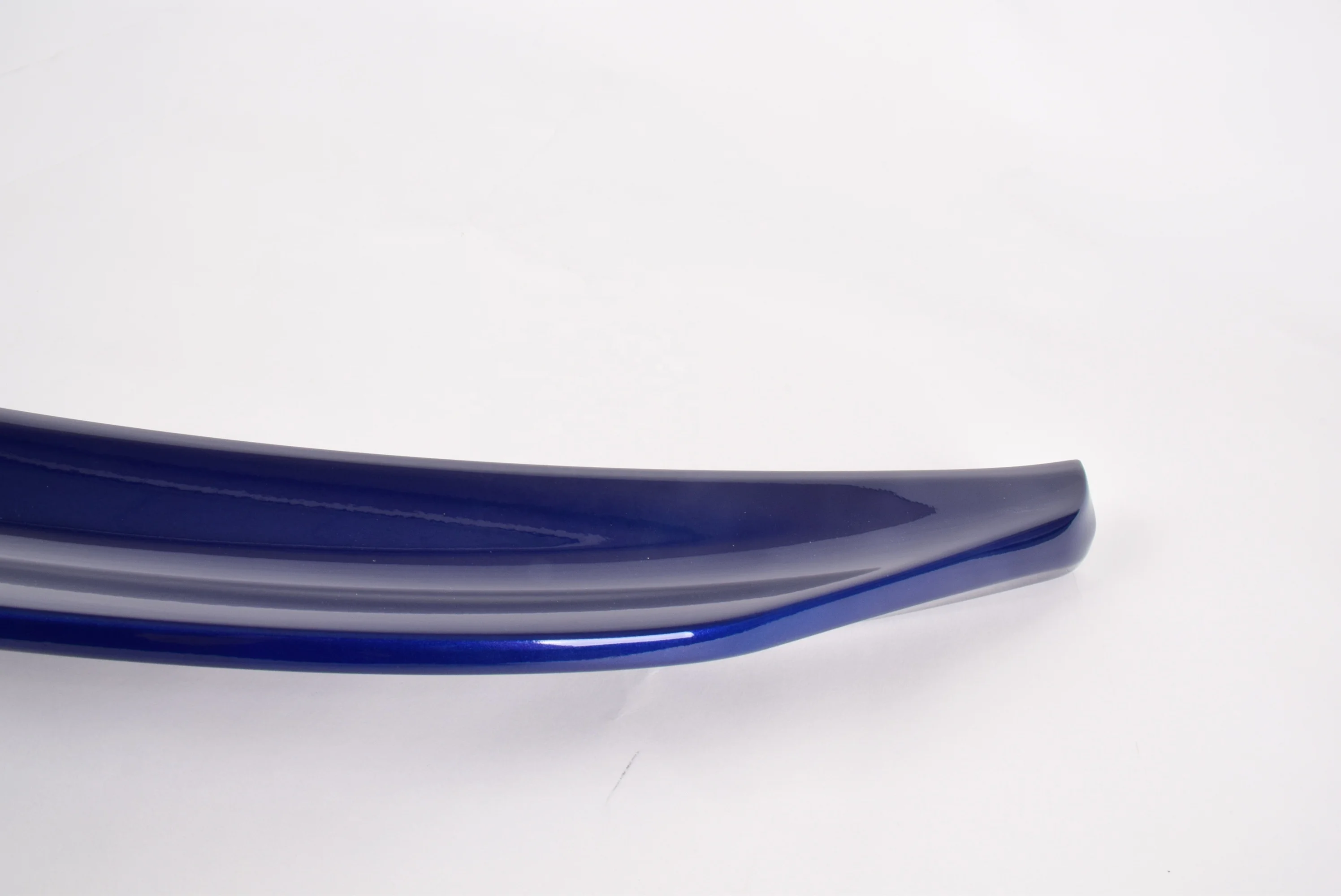 Спойлер для губ в стиле J-Style синего цвета с рисунком TESLA MODEL 3