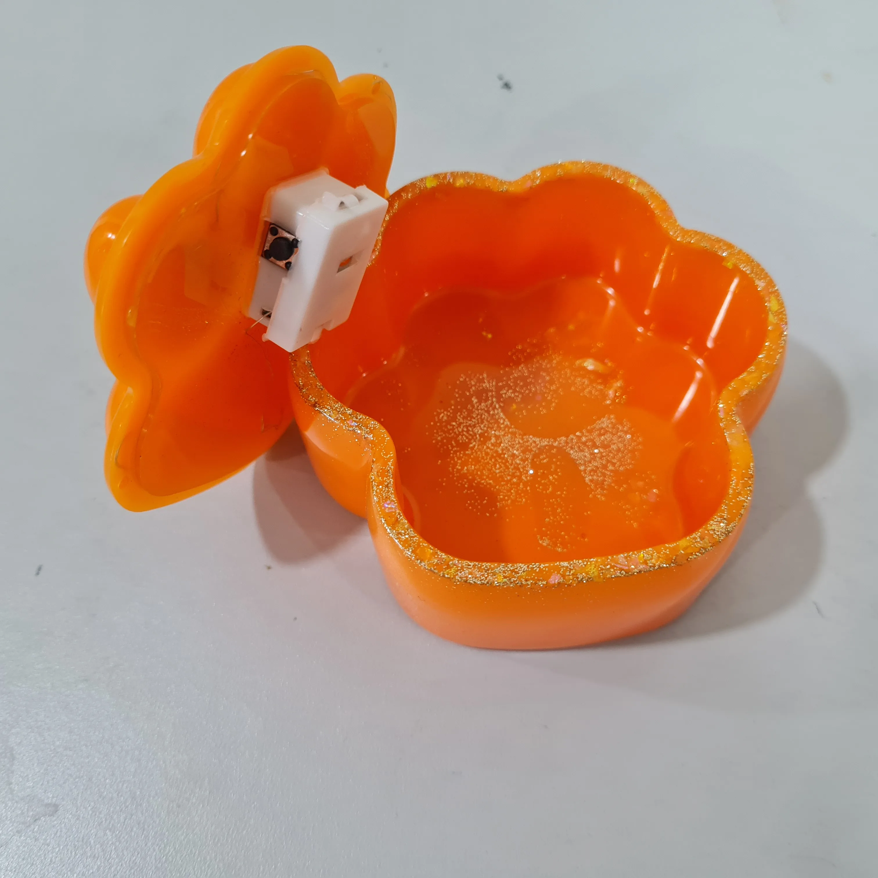 Lustrous Cat Walk Glimmering Jewelry Stash