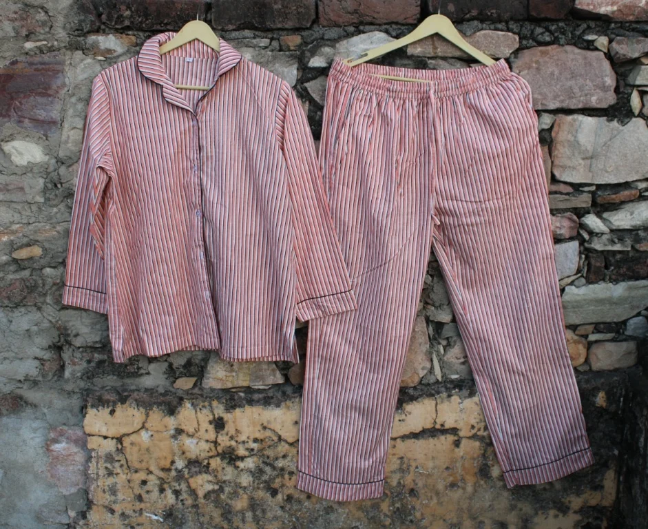 Hot Selling Pajama Sets Elastic Waist Striped Print Homewear Elegant Night Dress Colorful Print Cozy Pyjama Sets Fashionable