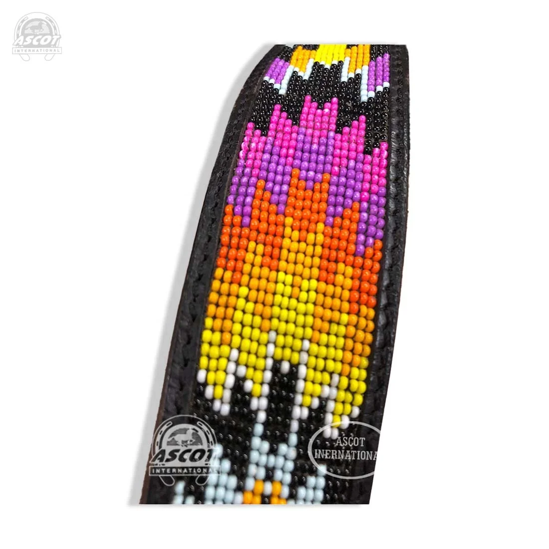 Ремень из натуральной кожи со стразами и металлической пряжкой