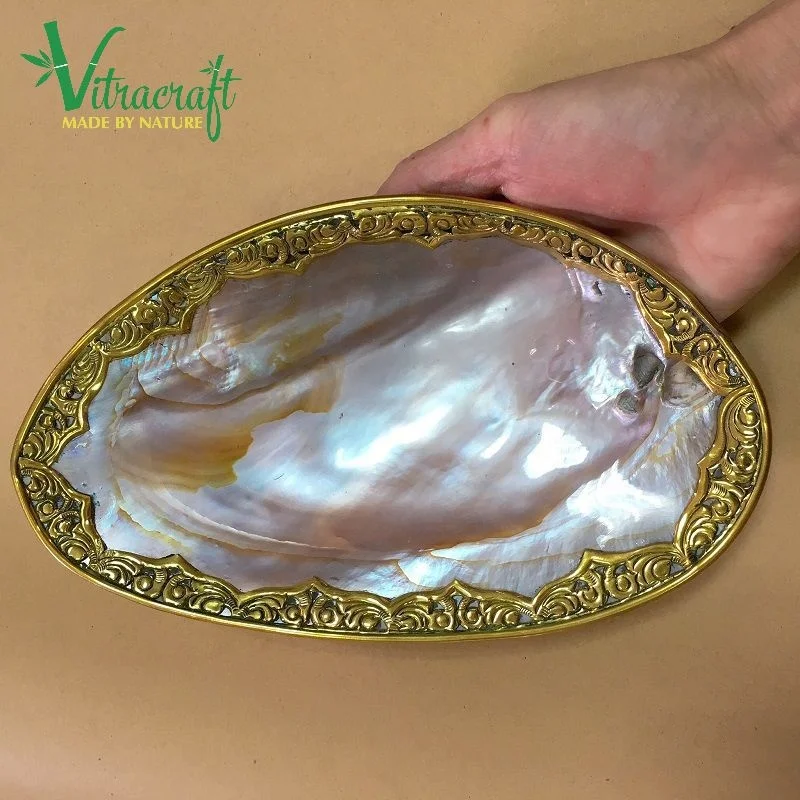 100%Natural product Pink Shell Mother Of Pearl Plate Caviar Dish Mother of pearl tray with Silver Pattern inlaid size 18 to 20cm