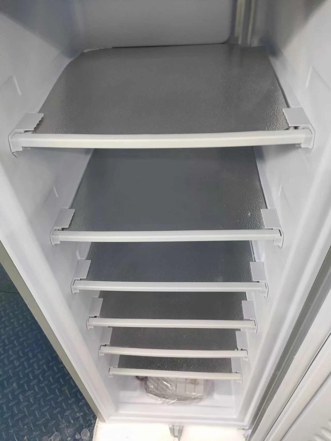 BD-198 198liter DC 24V  solar ice maker  commercial 60kg-70kg upright freezer