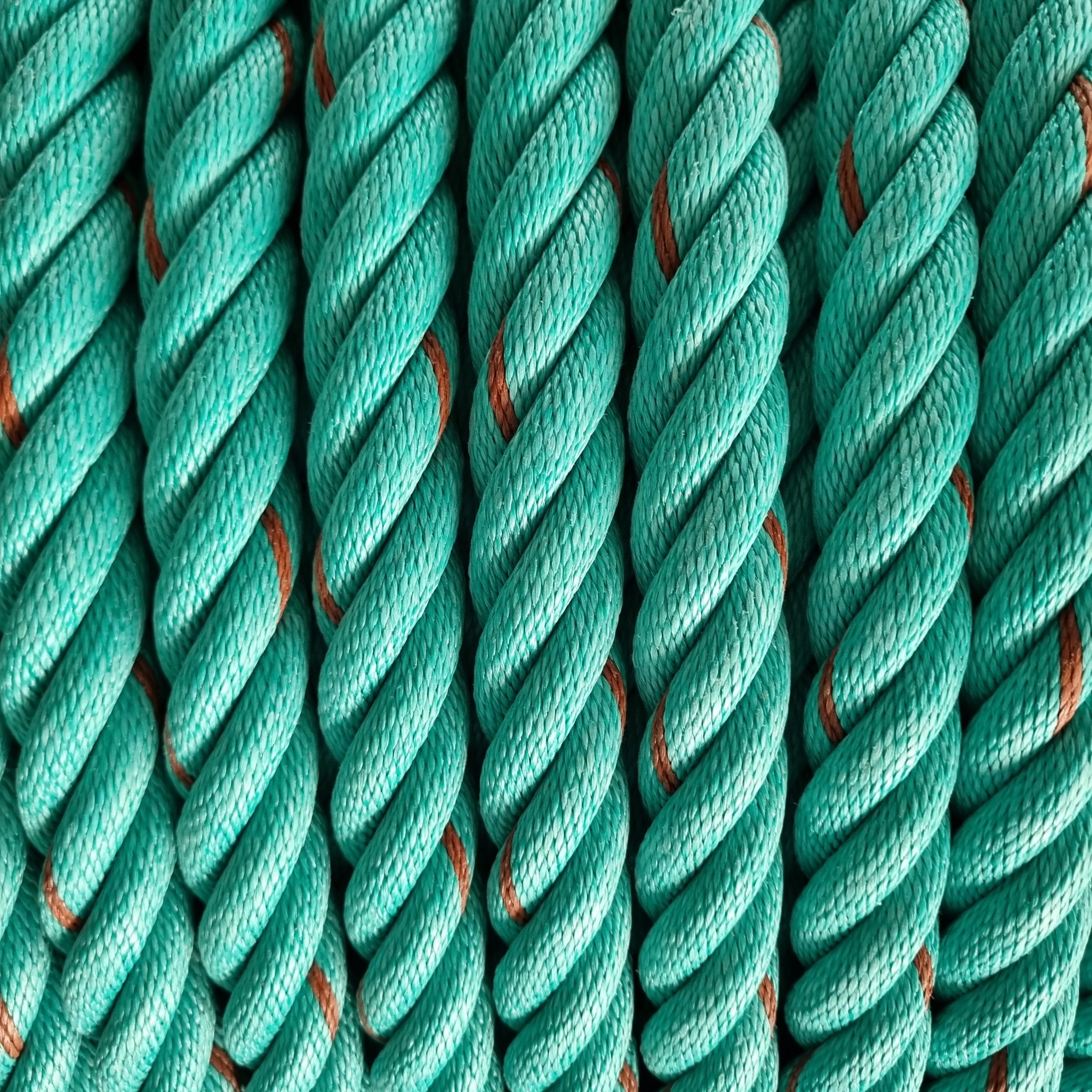 Оптовая продажа полипропиленовая скрученная веревка 10 мм рыболовная высокого качества антиволиновая Упаковочная 14 16 канатная 4 пряди